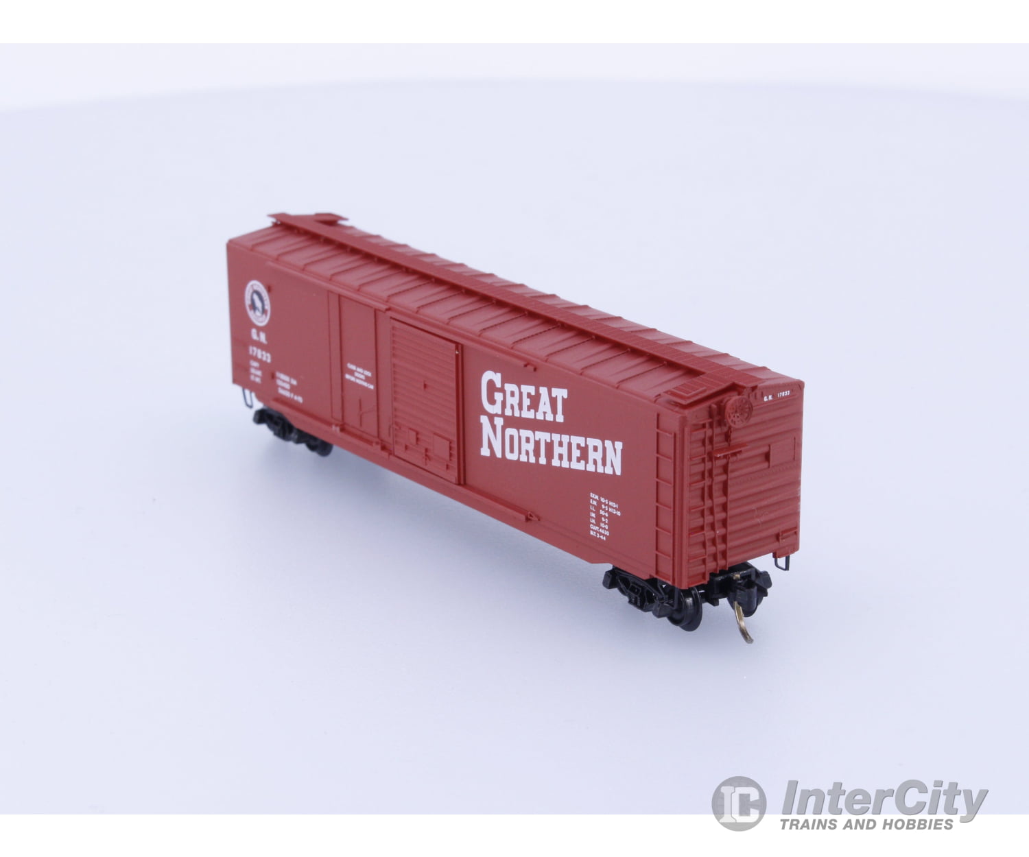 Micro Trains 33010 N Boxcar 50’ Steel Great Northern (GN) 17833 Freight Cars