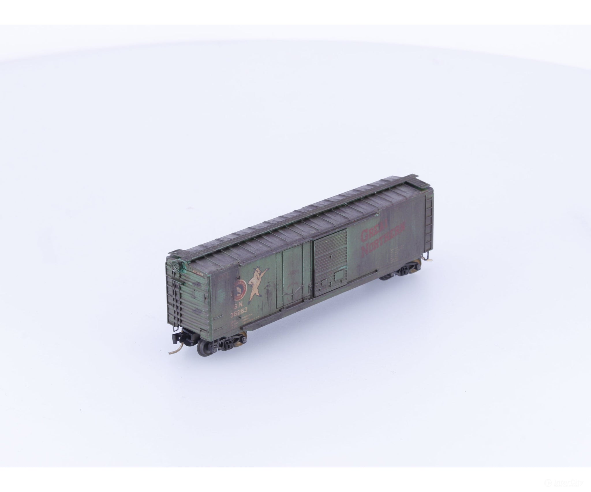 Micro Trains 33120 N 50’ Standard Box Car Plug and Sliding Door Weathered Great Northern (GN) 36263 - Freight Cars