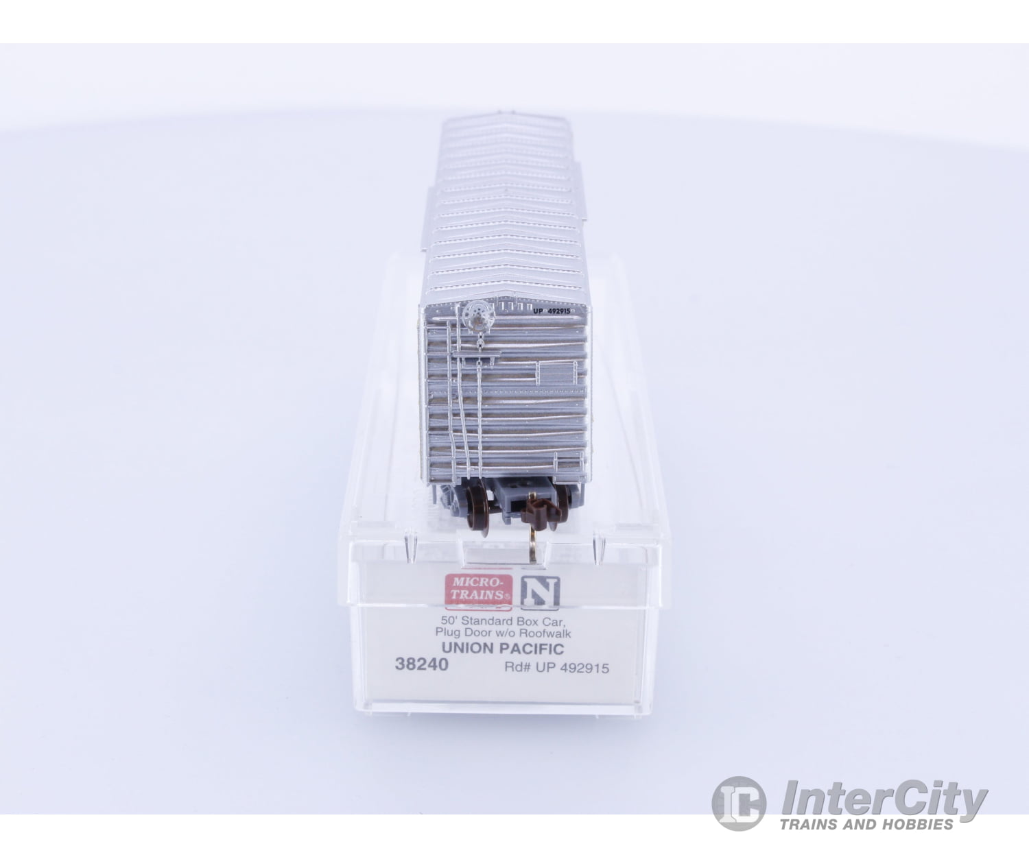 Micro Trains 38240 N 50’ Standard Boxcar Plug Door w/o Roofwalk Union Pacific (UP) 492915 Freight Cars