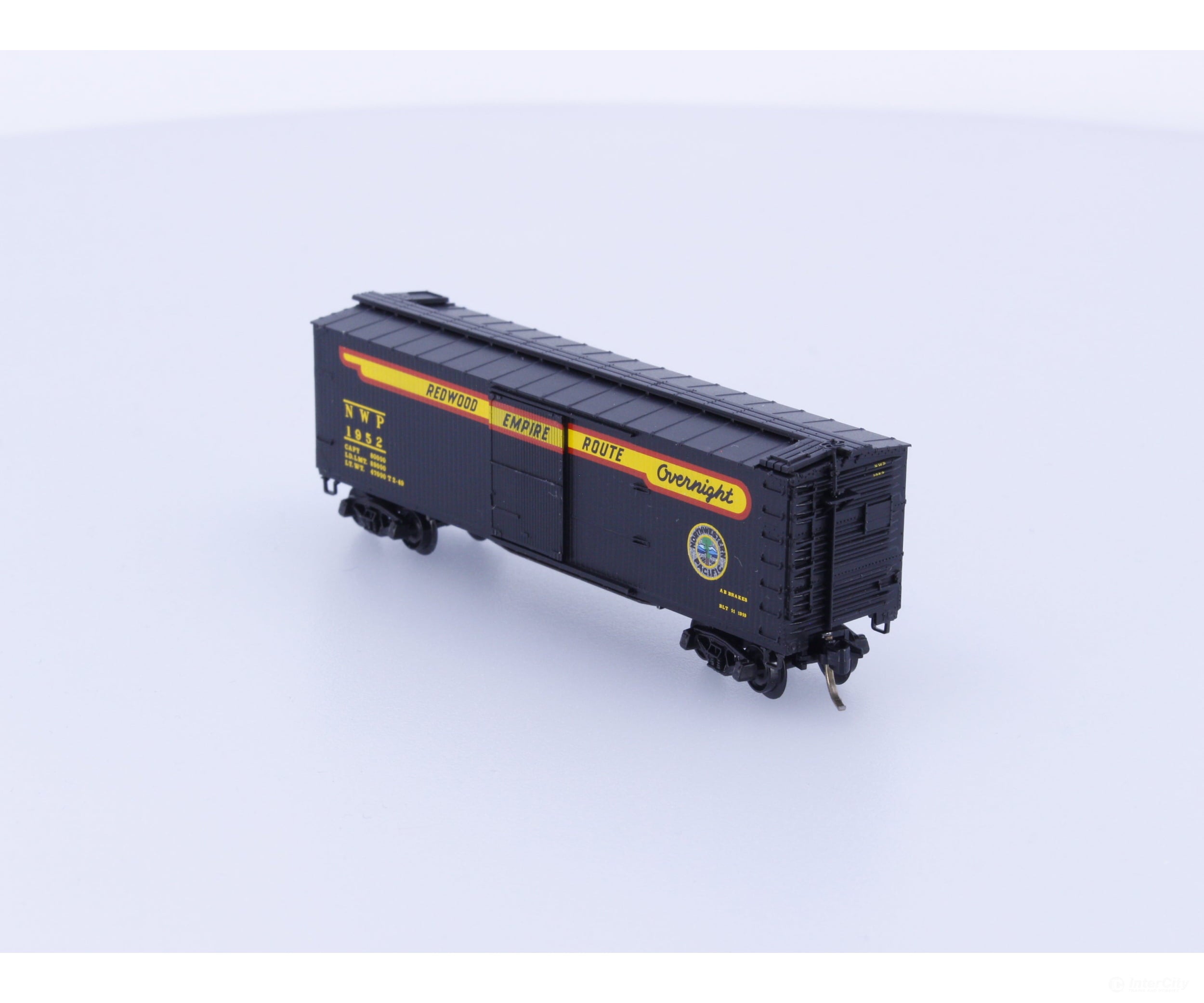 Micro Trains 39100 N Boxcar 40’ Double Wood Sheathed Northwestern Pacific NWP 1952 Freight Cars
