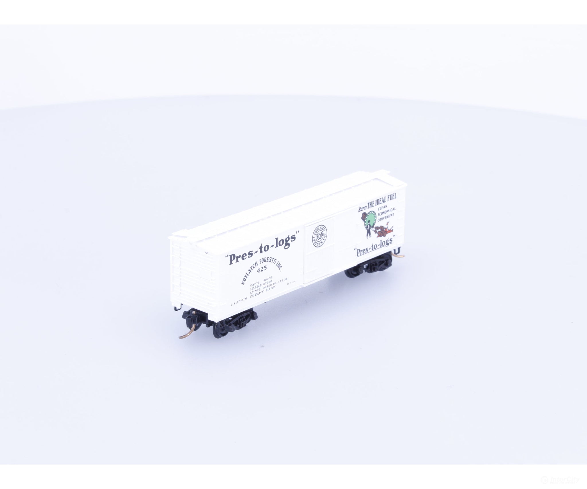 Micro Trains 42060 N 40’ Double-Sheathed Wood Box Car Potlach Forests Inc. Pres-to-logs 425 Freight Cars