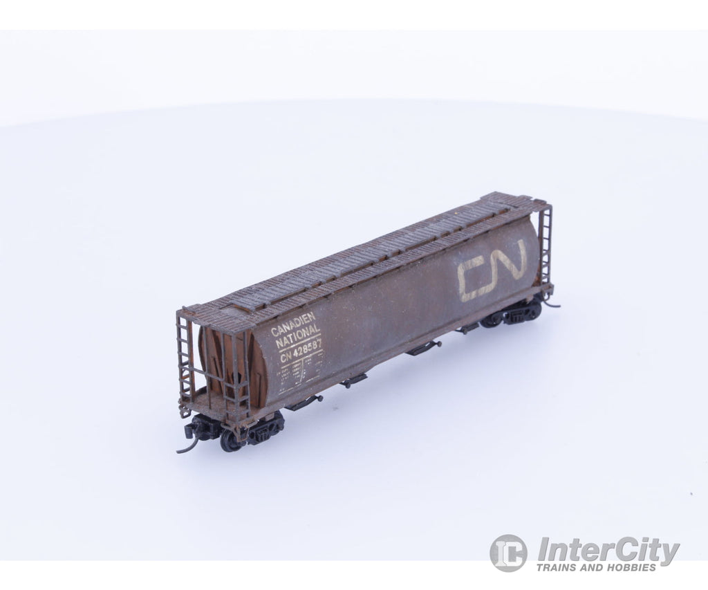 Micro Trains 428587 N 4 Bay Cylindrical Hopper Canadian National (CN) 428587 Freight Cars