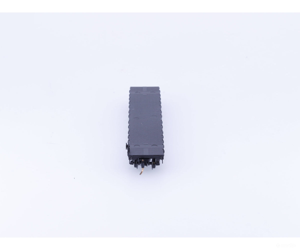 Micro Trains 44040 N 50’ Flat car Fishbelly Side w/Side Mount Brake Wheel #2 Canadian Pacific (CP) 300057 - Freight Cars