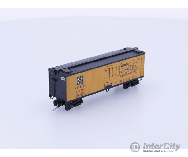 Micro Trains 47220 N Reefer 40’ Wood Sheathed Santa Fe (SF) 26206 Freight Cars
