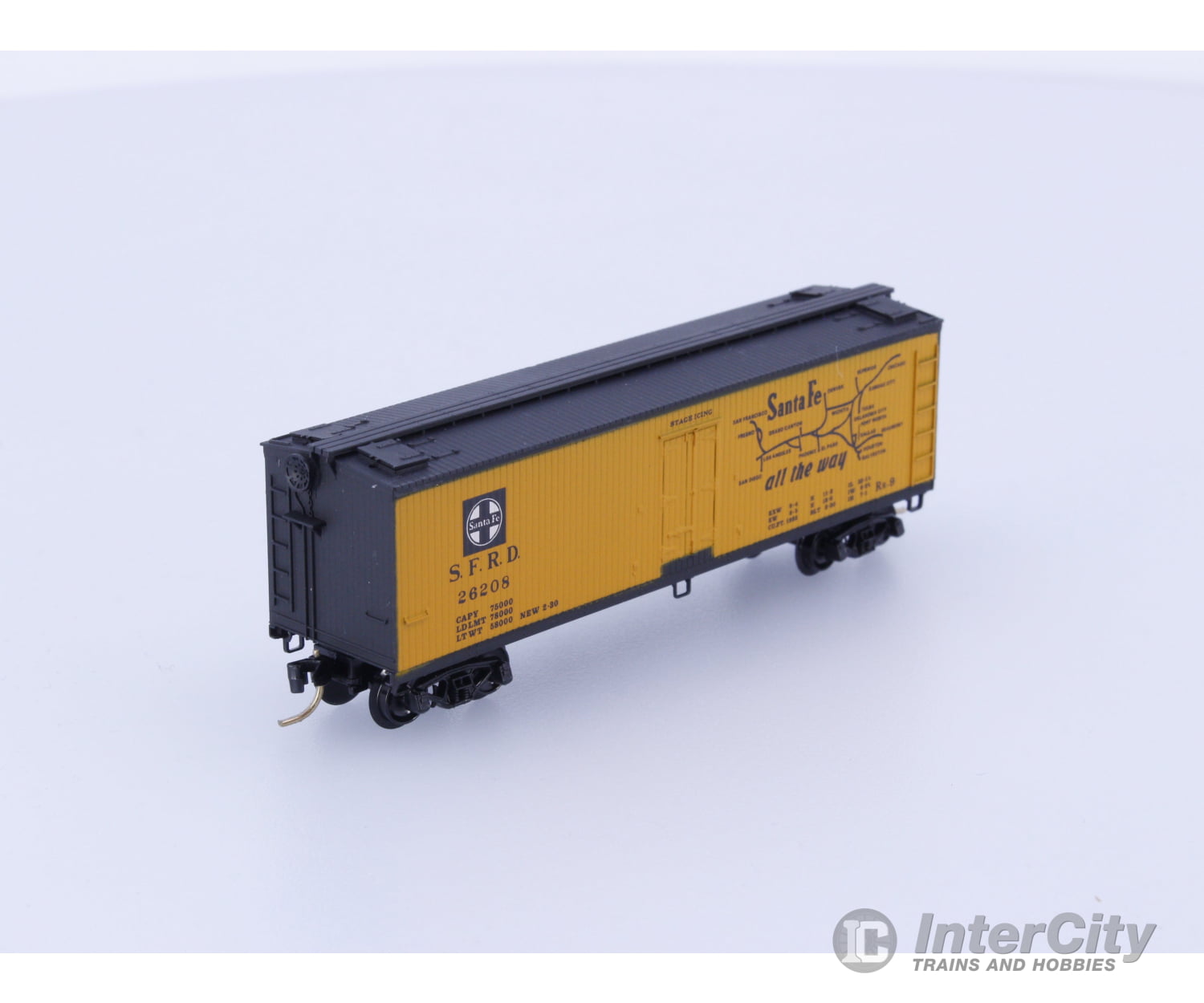 Micro Trains 47220 N Reefer 40’ Wood Sheathed Santa Fe (SF) 26208 Freight Cars