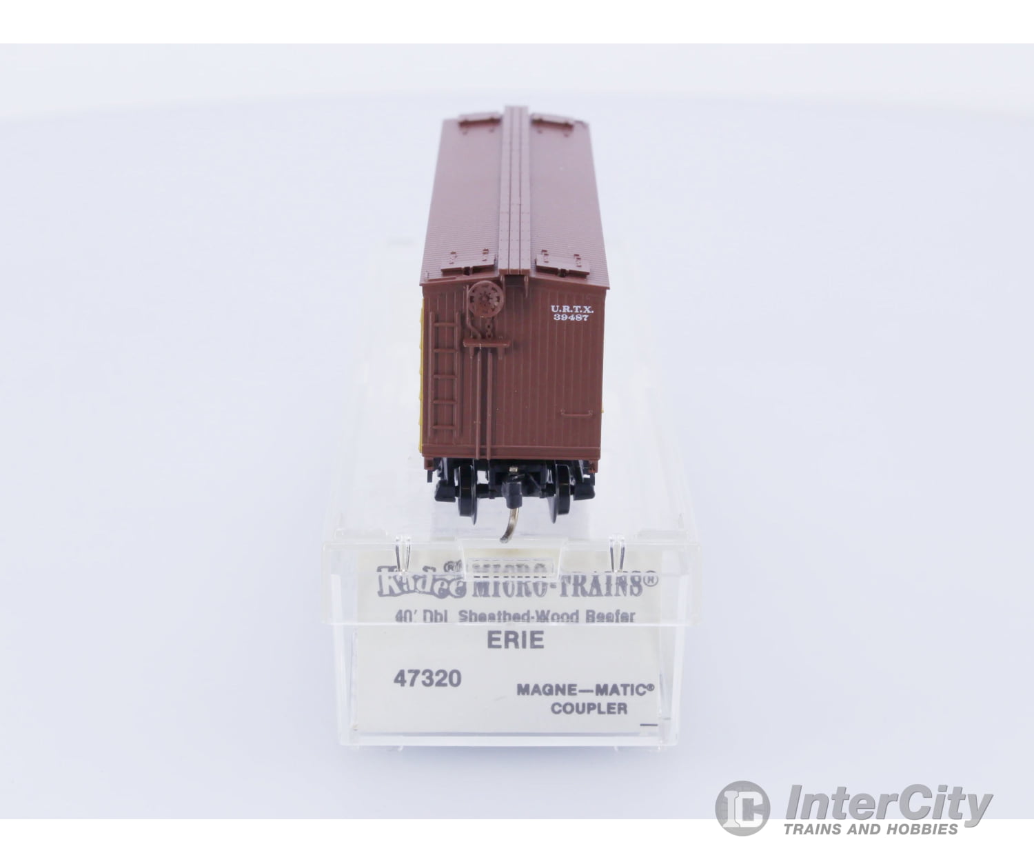 Micro Trains 47320 N Reefer 40’ Wood Sheathed Erie URTX 39487 Freight Cars