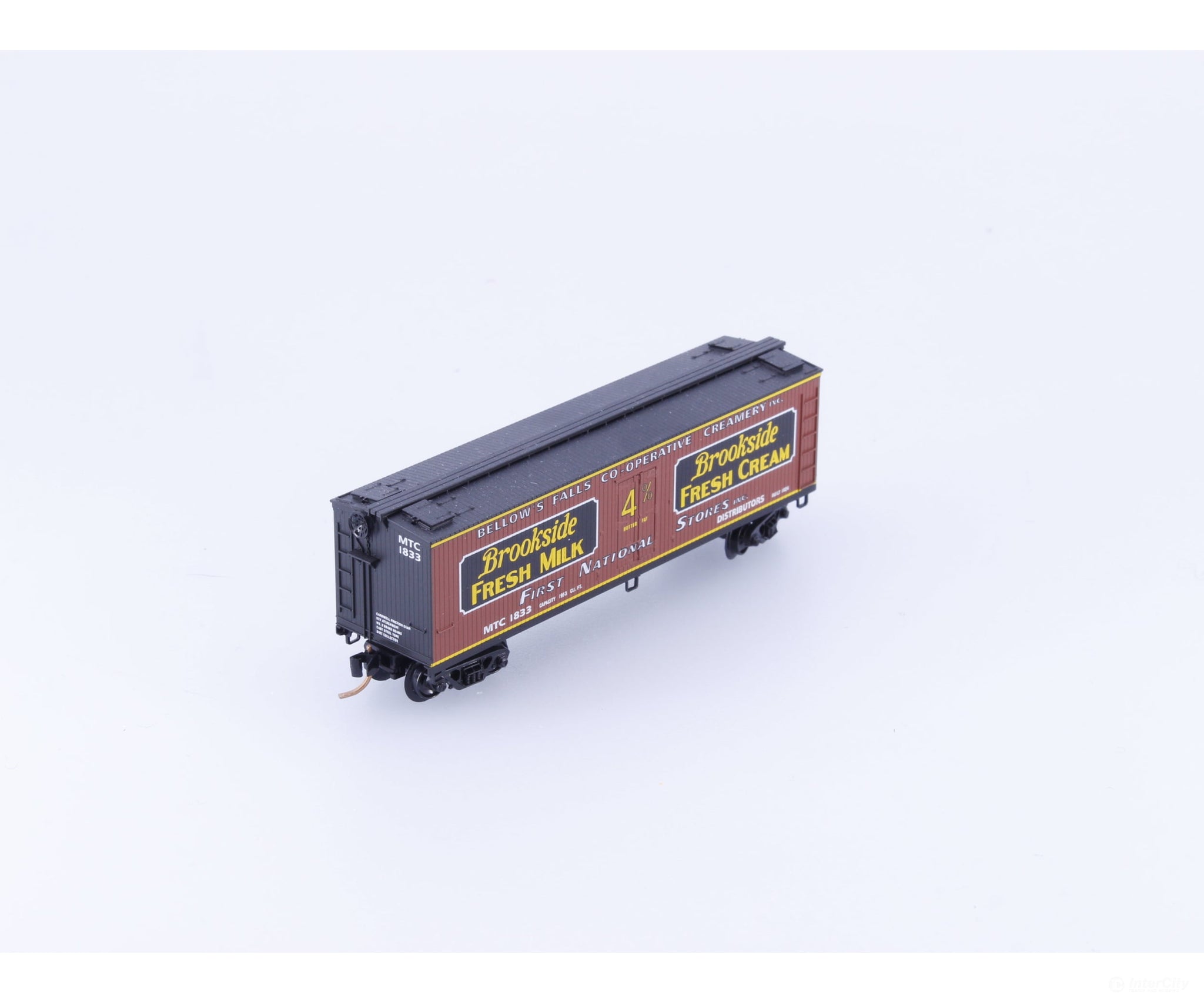 Micro Trains 47350 N 40’ Wood Sheathed Box Car Bellows Falls (MTC) 1833 - Freight Cars