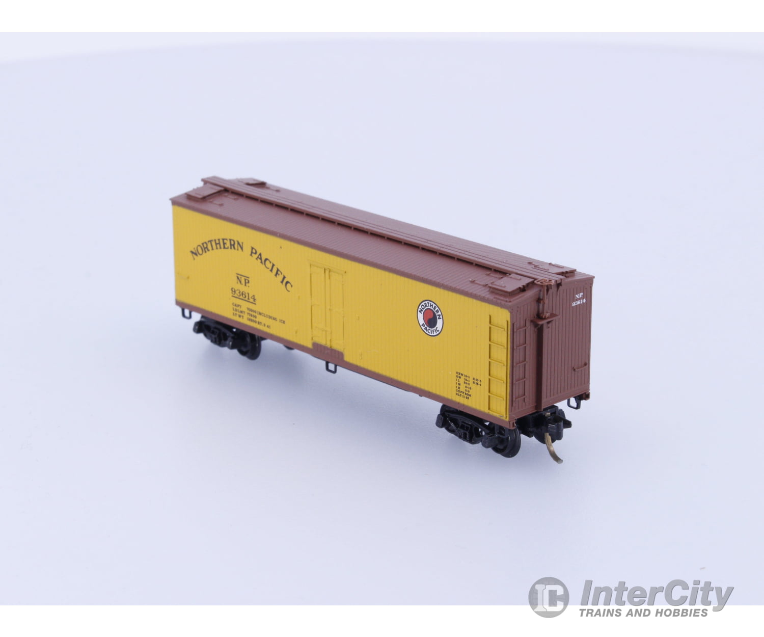 Micro Trains 49260 N Reefer Ice 40’ Wood Northern Pacific (NP) 93614 Freight Cars