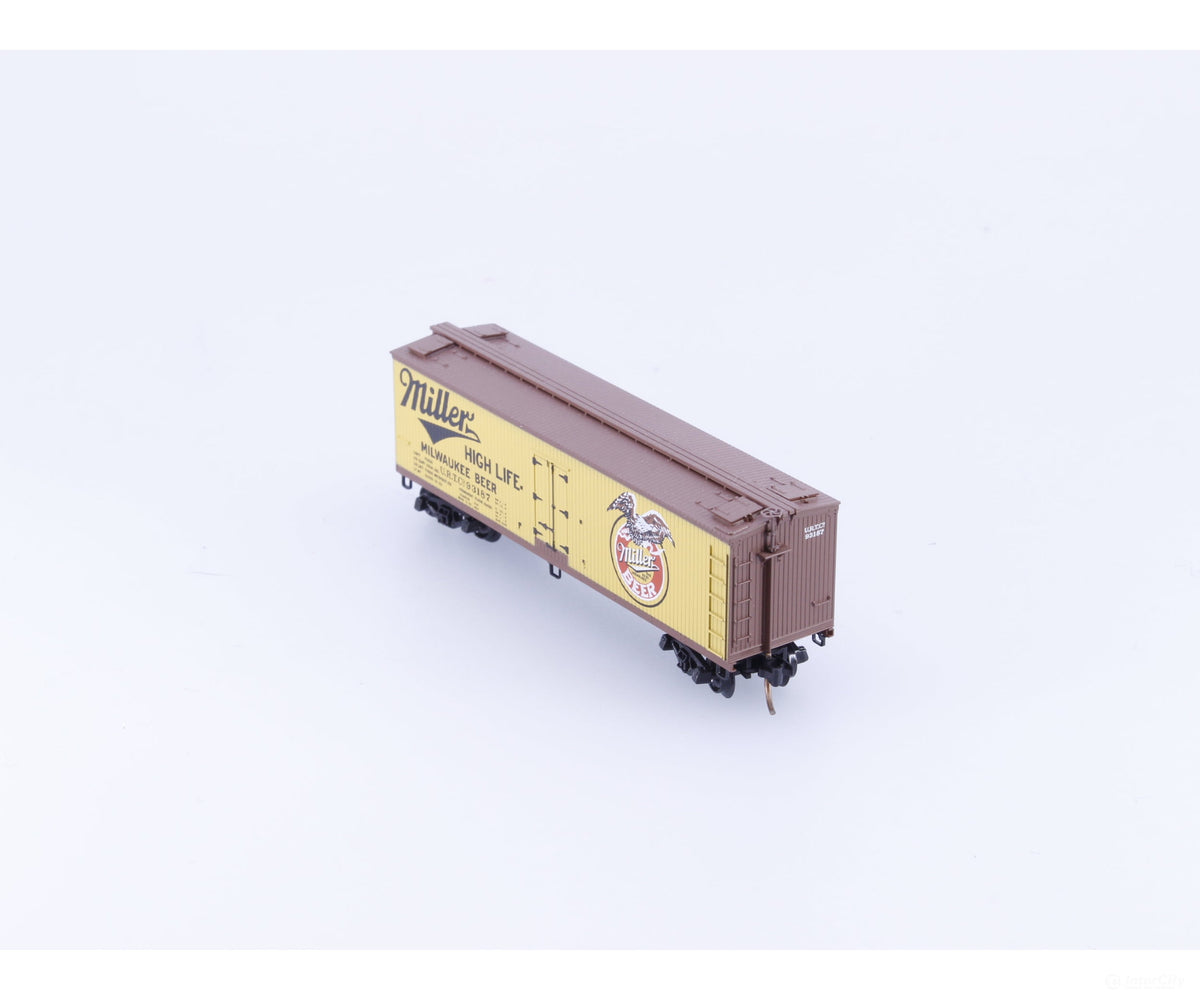 Micro Trains 49410 N 40’ Wood Sheathed Box Car Miller Beer (URTC) 93187 - Freight Cars