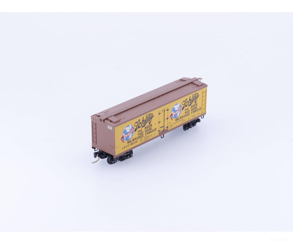 Micro Trains 49420 N 40’ Wood Sheathed Box Car Schlitz Beer (URTCo) 92132 - Freight Cars