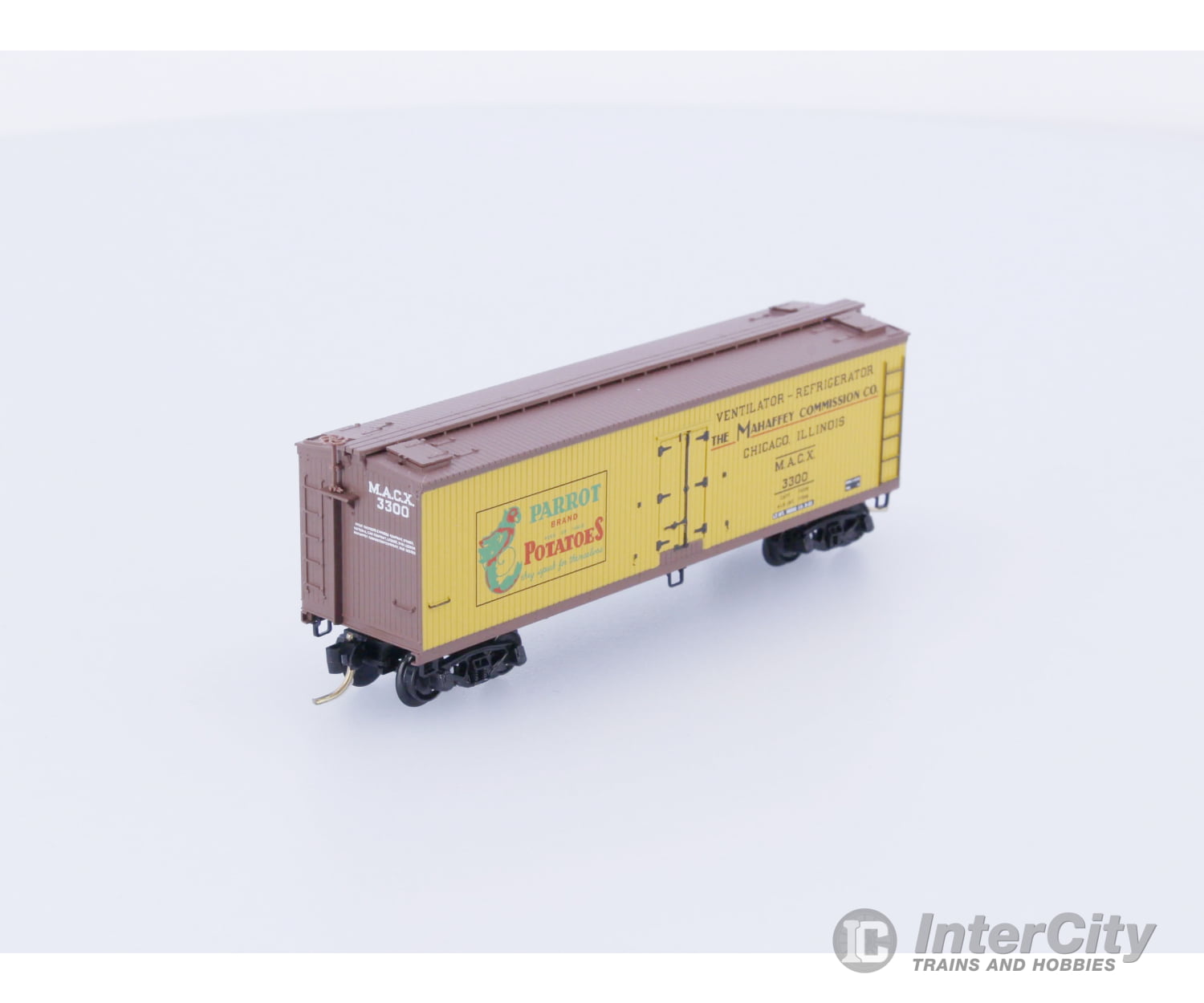 Micro Trains 49480 N Reefer Ice 40’ Wood Parrot Potatoes MACX 3300 Freight Cars