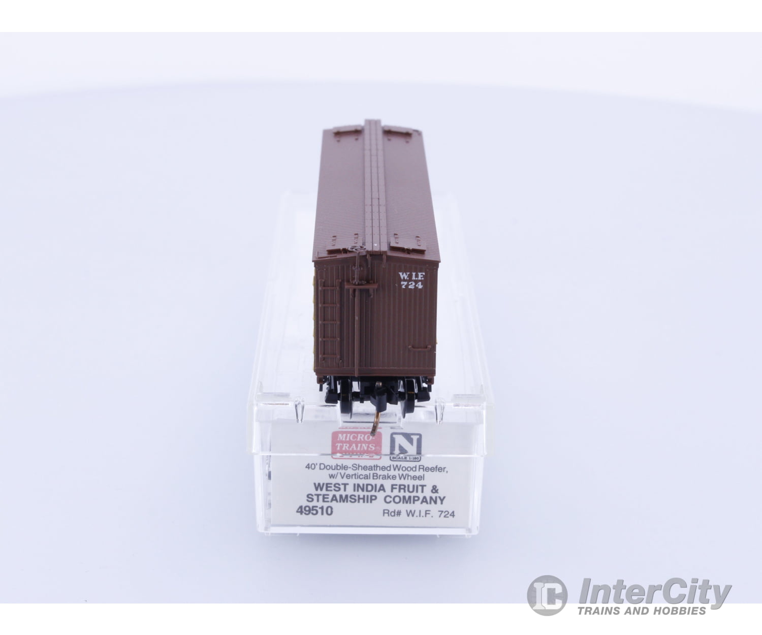 Micro Trains 49510 N 40’ Double-Sheathed Wood Reefer West India Fruit & Steamship Co. 724 Freight Cars
