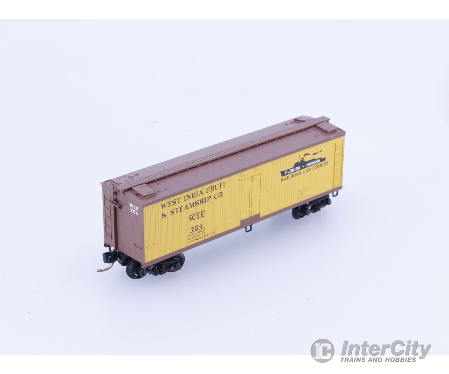 Micro Trains 49510 N 40’ Double Sheathed Wood Reefer West India Fruit & Steamship Company (WIF) 724 Freight Cars