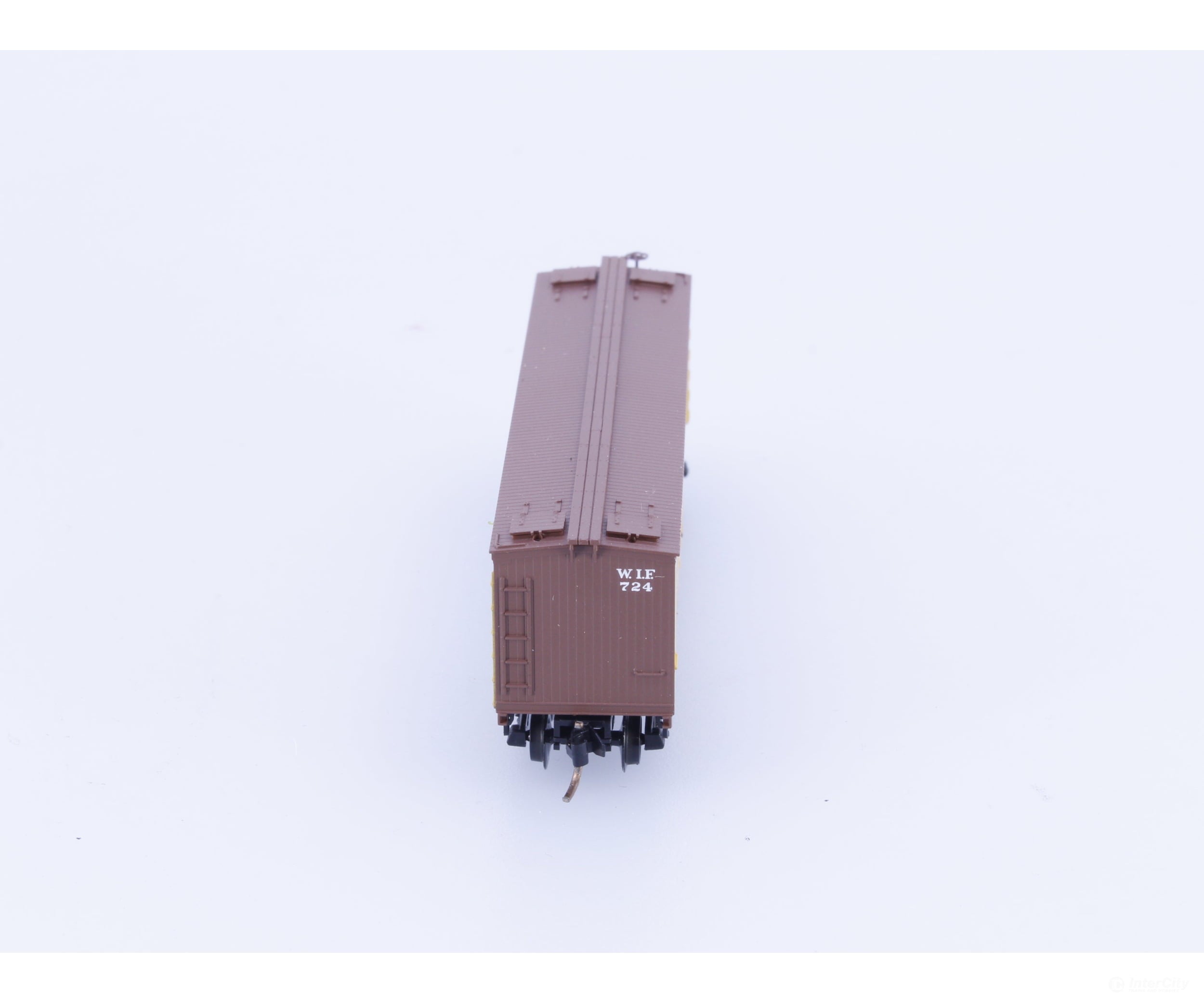 Micro Trains 49510 N 40’ Double Sheathed Wood Reefer West India Fruit & Steamship Company (WIF) 724 Freight Cars