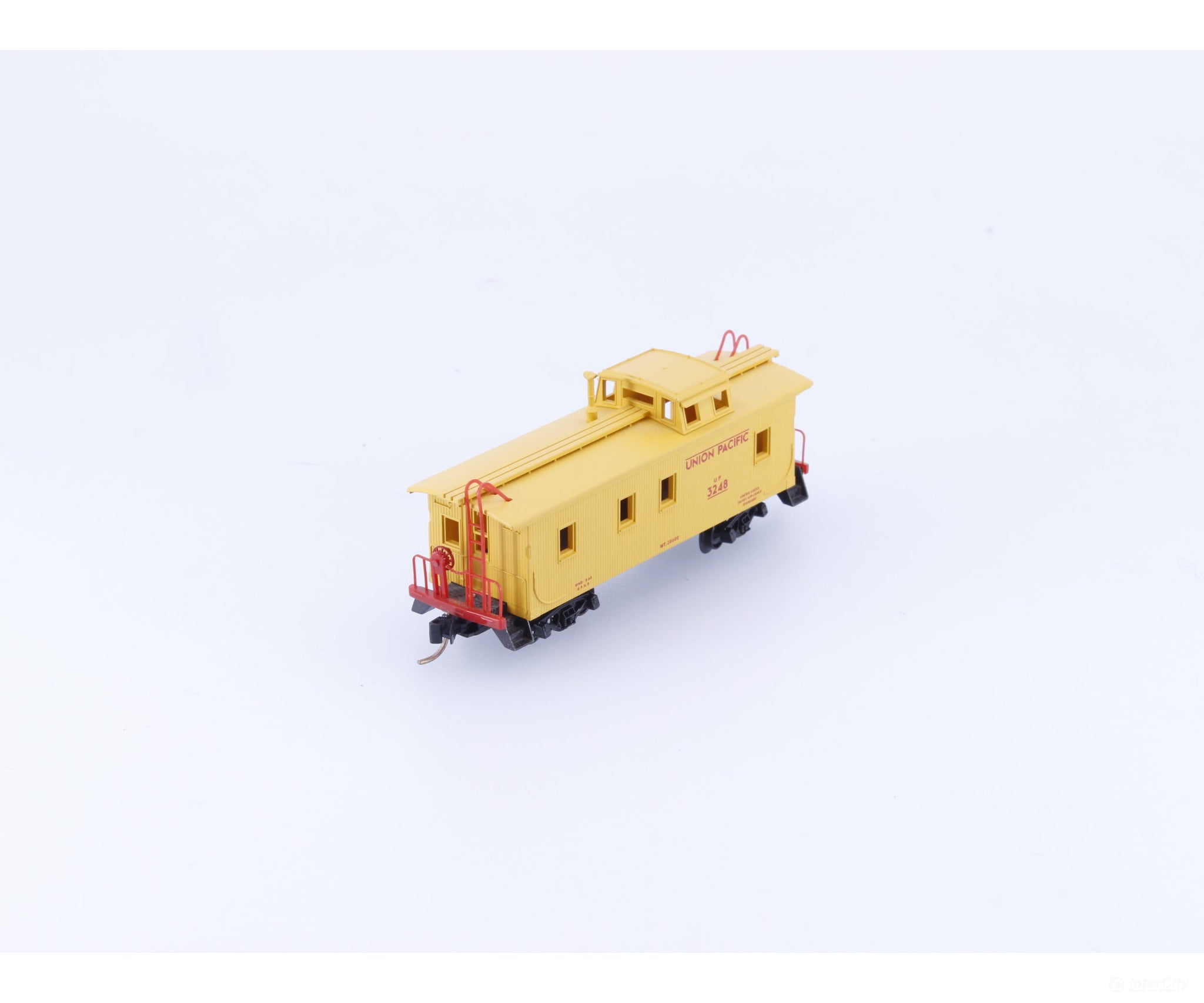 Micro Trains 50100 N 34’ Wood Caboose w/ Slanted Cupola Union Pacific (UP) 3248 - Freight Cars
