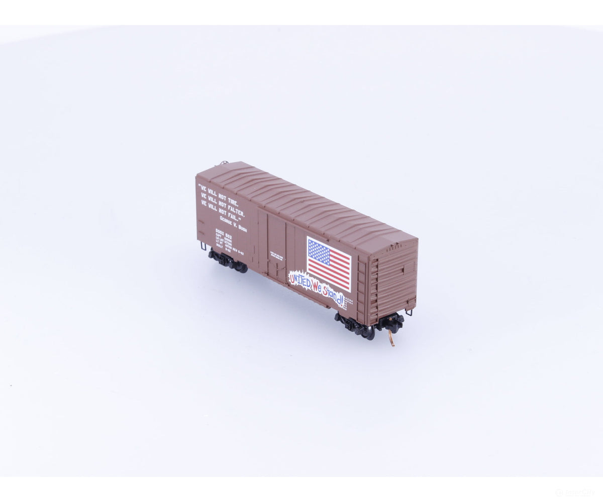 Micro Trains 502 N 40’ Single Door Boxcar United We Stand 9/11 (DODX) 500 - Freight Cars