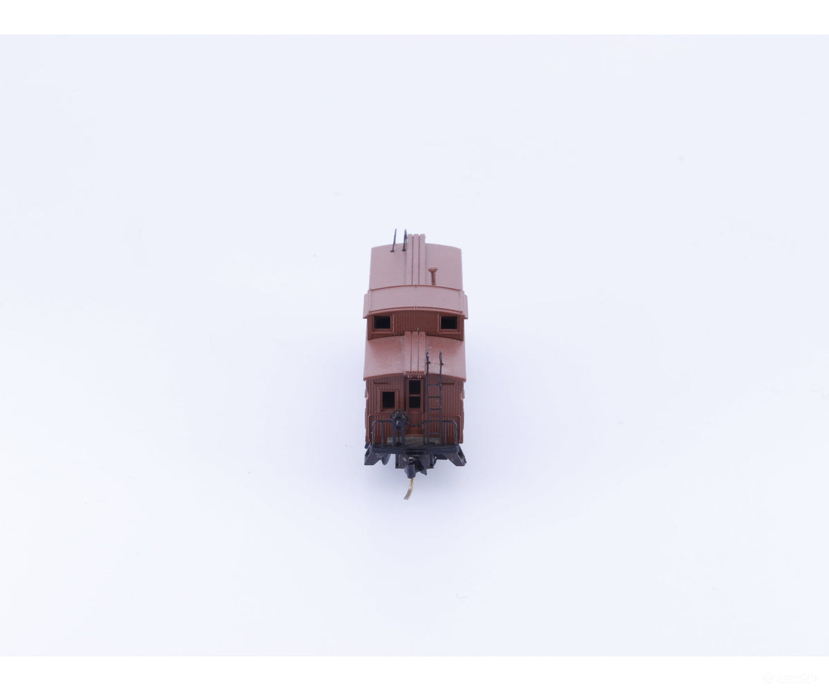 Micro Trains 51010 N 34’ Wood Caboose w/ Straight Cupola Canadian Pacific (CP) 435503 - Freight Cars