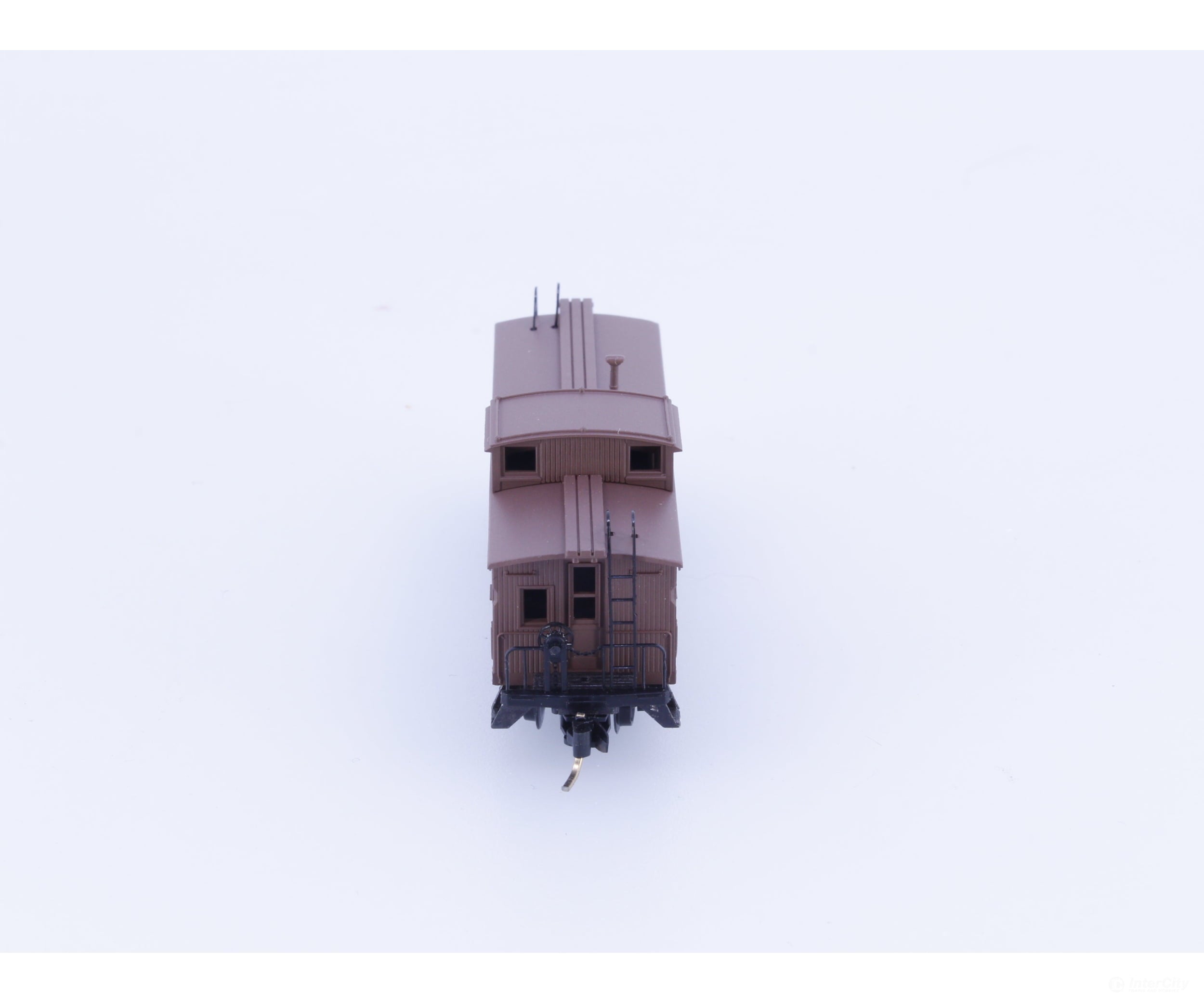 Micro Trains 51050 N 34’ Wood Sheathed Caboose with Straight Sided Cupola Northern Pacific (NP) 1638 Freight Cars