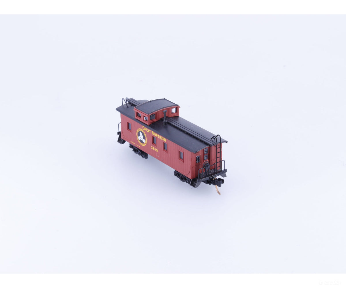 Micro Trains 51110 N 34’ Wood Caboose w/ Straight Cupola Great Northern (GN) X614 - Freight Cars