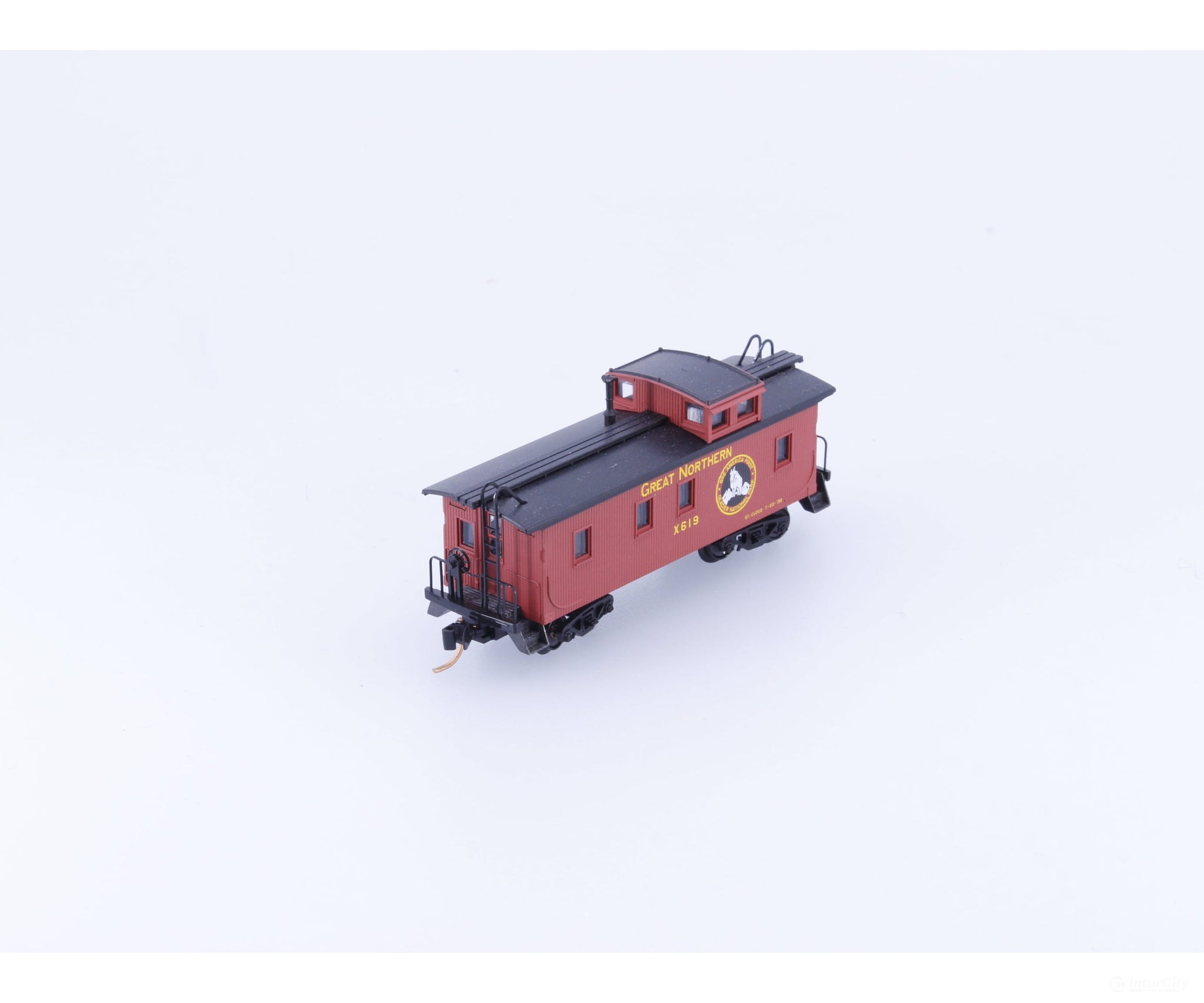 Micro Trains 51110 N 34’ Wood Caboose w/ Straight Cupola Great Northern (GN) X614 - Freight Cars