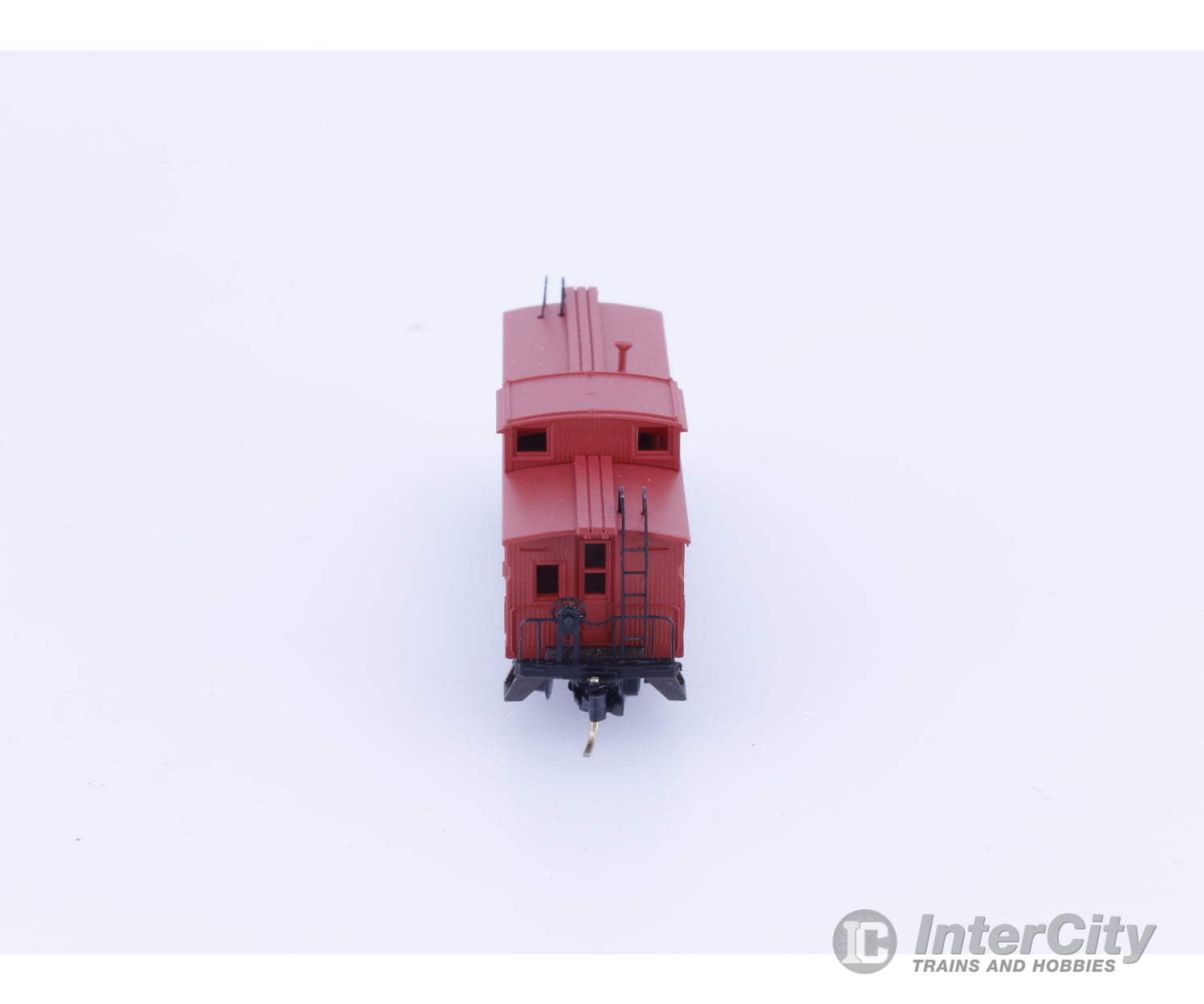 Micro Trains 51110 N 34’ Wood Sheathed Caboose with Straight Sided Cupola Great Northern (GN) X617 Freight Cars