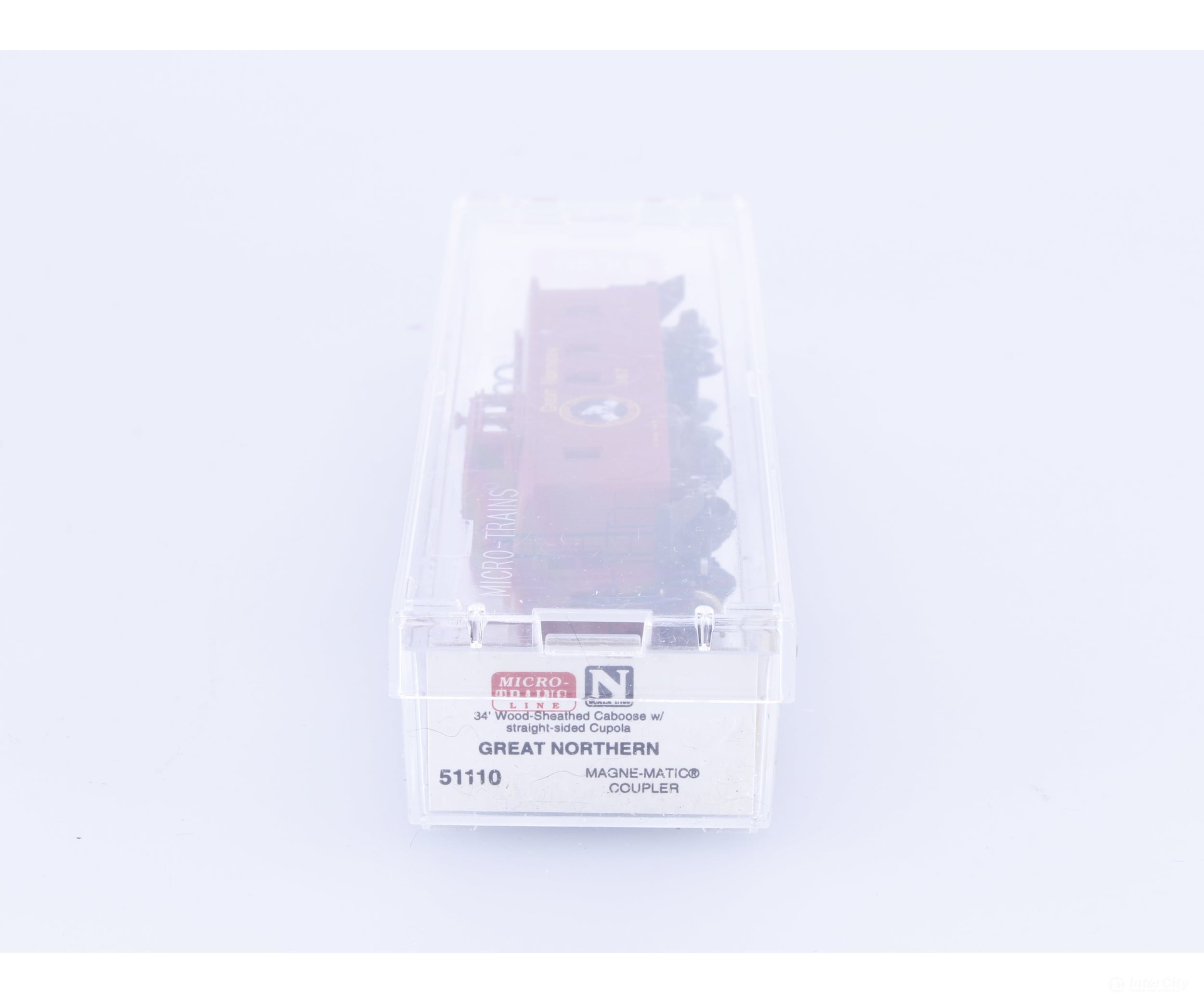 Micro Trains 51110 N 34’ Wood Sheathed Caboose with Straight Sided Cupola Great Northern (GN) X617 Freight Cars