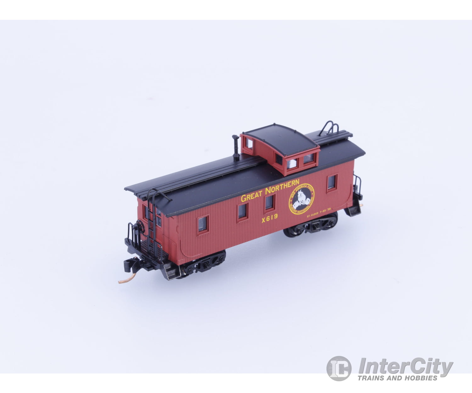 Micro Trains 51110 N 34’ Wood Sheathed Straight Cupola Caboose Great Northern (GN) X619 Freight Cars