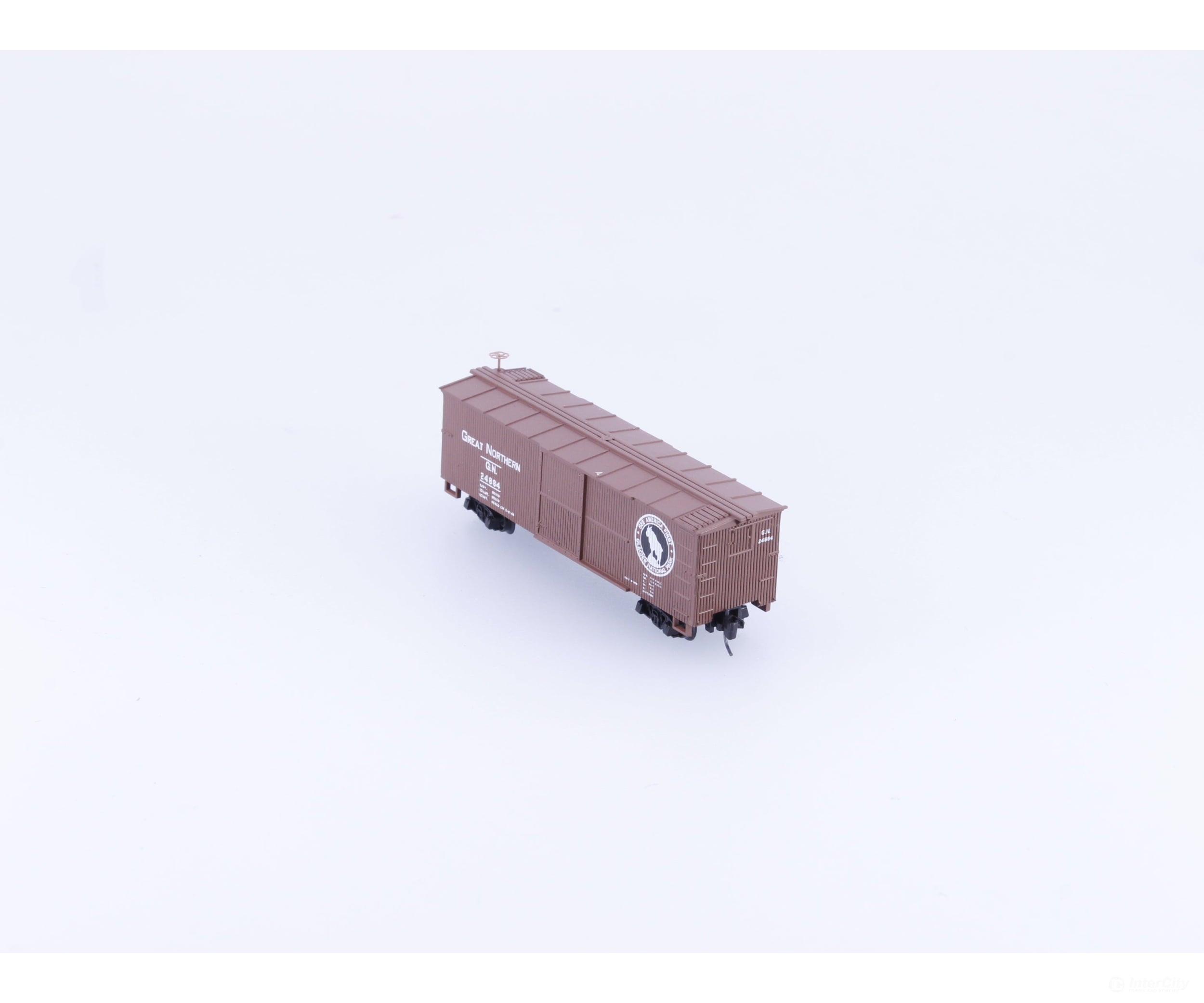 Micro Trains 51500162 Z 40’ Double-Sheathed Wood Box Car Single Door Great Northern (GN) 24884 - Freight Cars