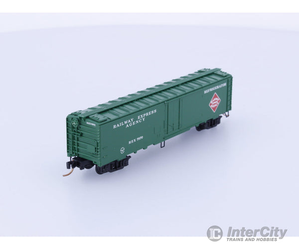 Micro Trains 52010 N 52’ 2’’ Riveted Steel Express Reefer Railway Express Agency (REX) 7870 Freight Cars