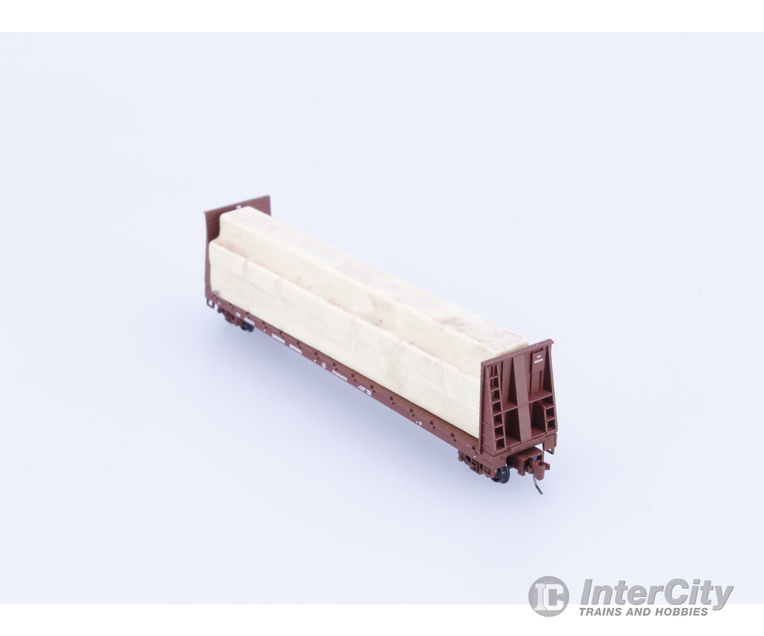 Micro Trains 52700051 Z 60’ Bulkhead Flatcar with Load Canadian National (CN) 622270 Freight Cars