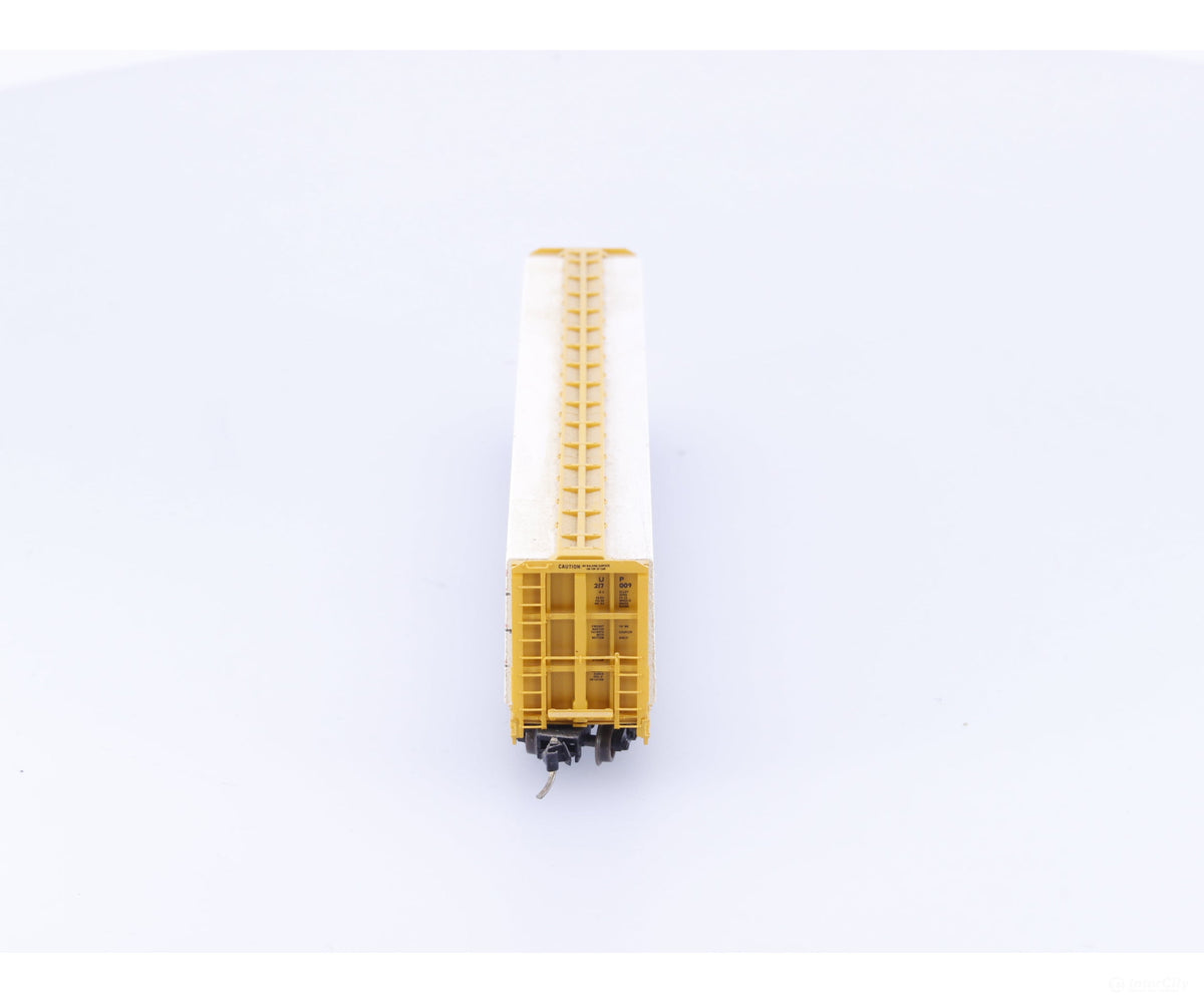 Micro Trains 53030 N 61’ 8’’ Bulkhead Flat Car w/ Lumber Load Union Pacific (UP) 219009 - Freight Cars