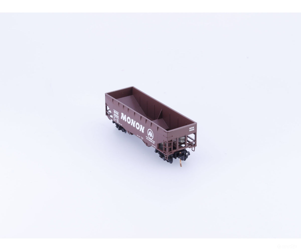 Micro Trains 55200 N 2-Bay 33’ Offset Sides Monon (MON) 4002 - Freight Cars