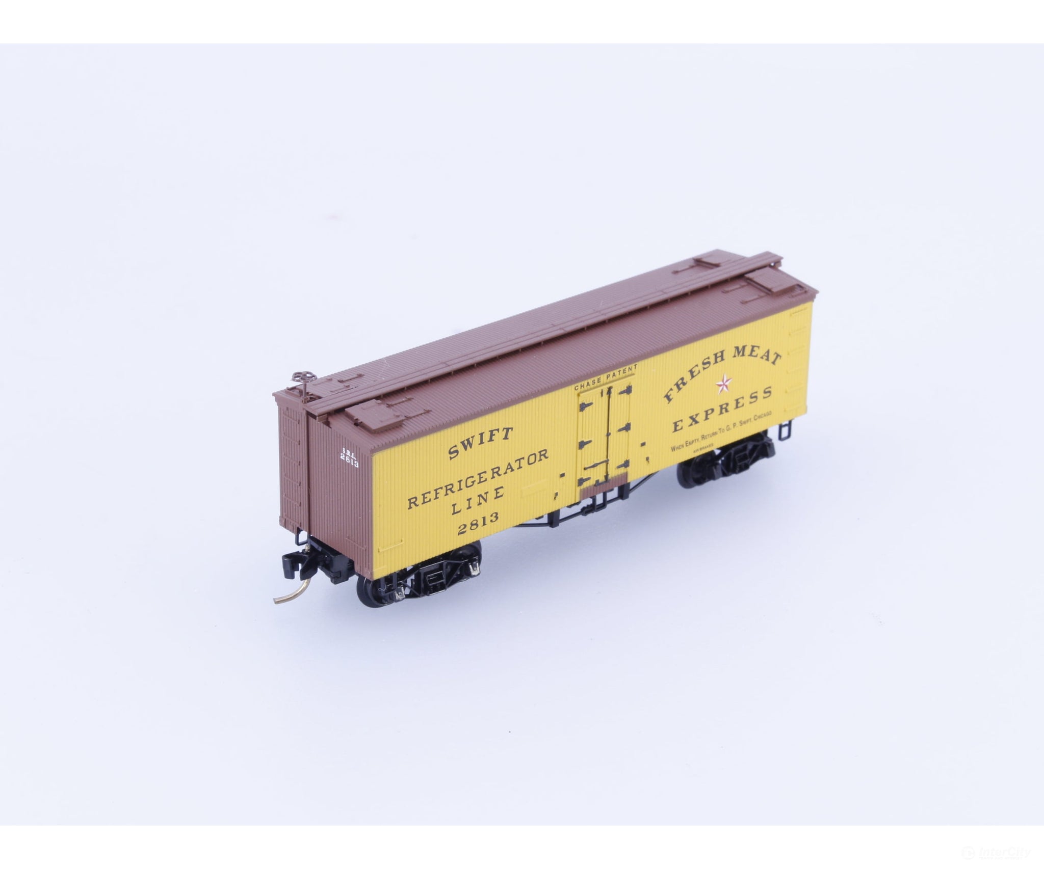 Micro Trains 58010 N 36’ Wood Sheathed Ice Reefer Swift Refrigerator Line 2813 Freight Cars