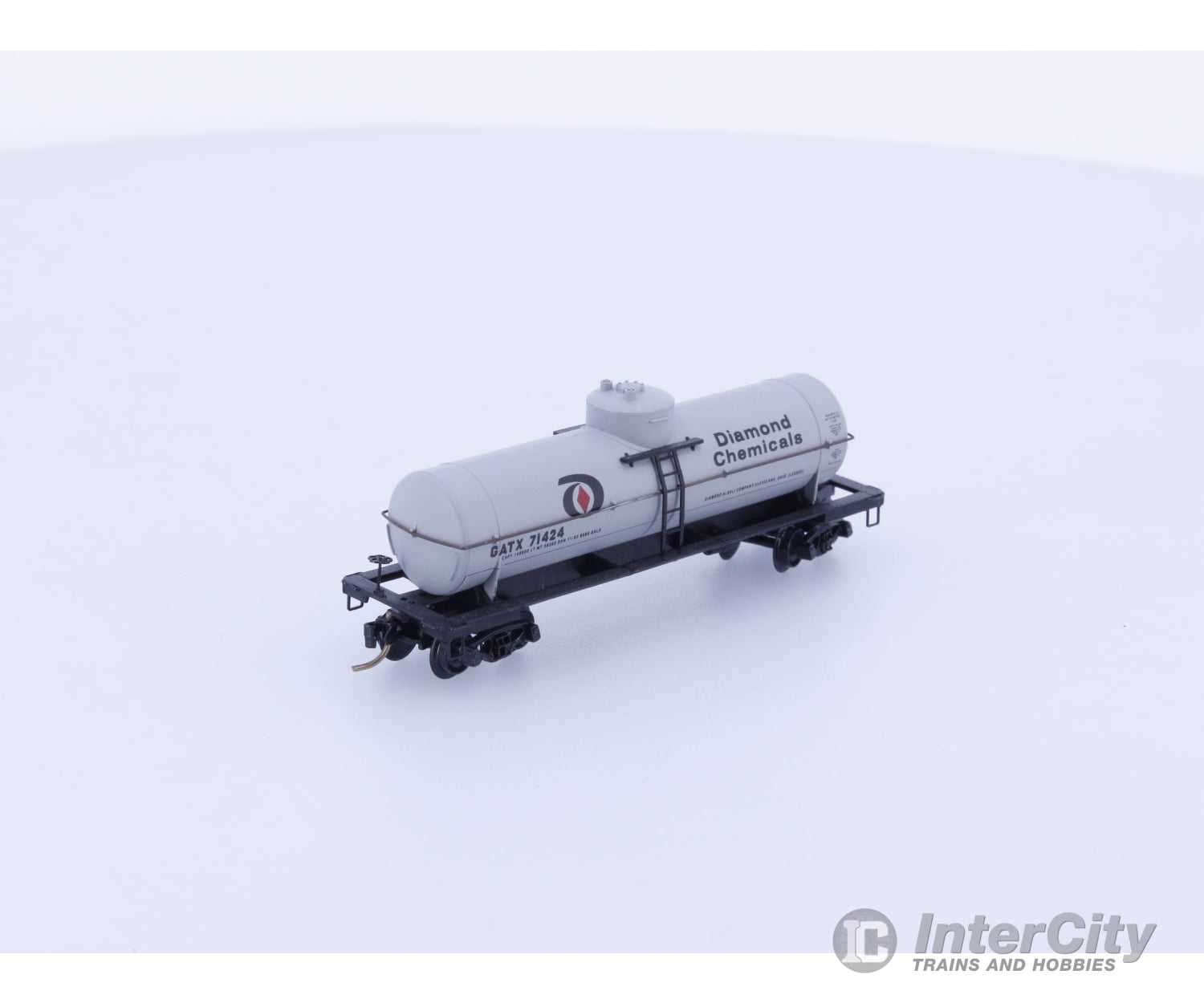 Micro Trains 65190 N 39’ Single Dome Tank Car GATX Corporation (GATX) 71424 Freight Cars