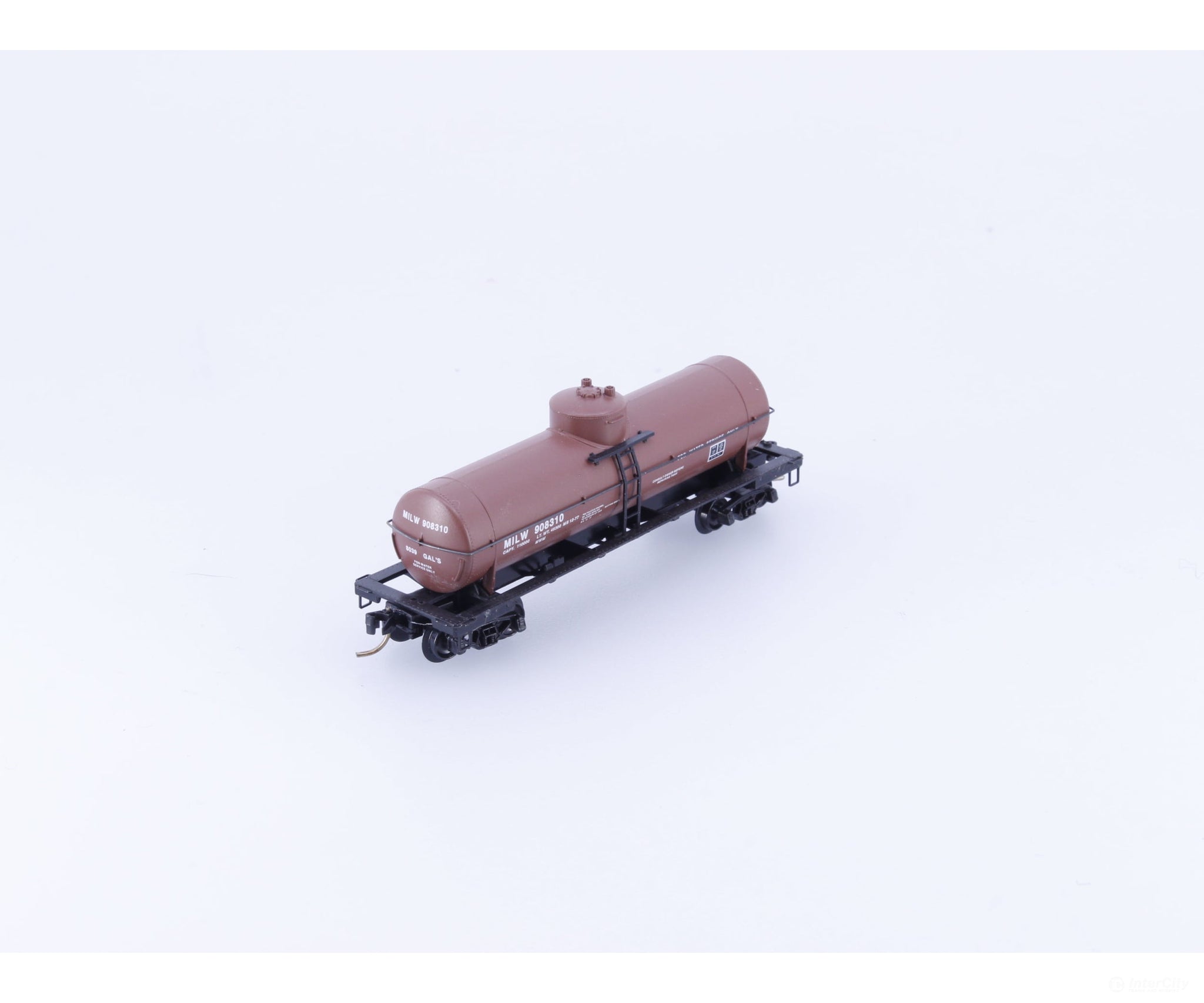 Micro Trains 65280 N 39’ Single Dome Tank Car Milwaukee Road (MILW) 908310 - Freight Cars