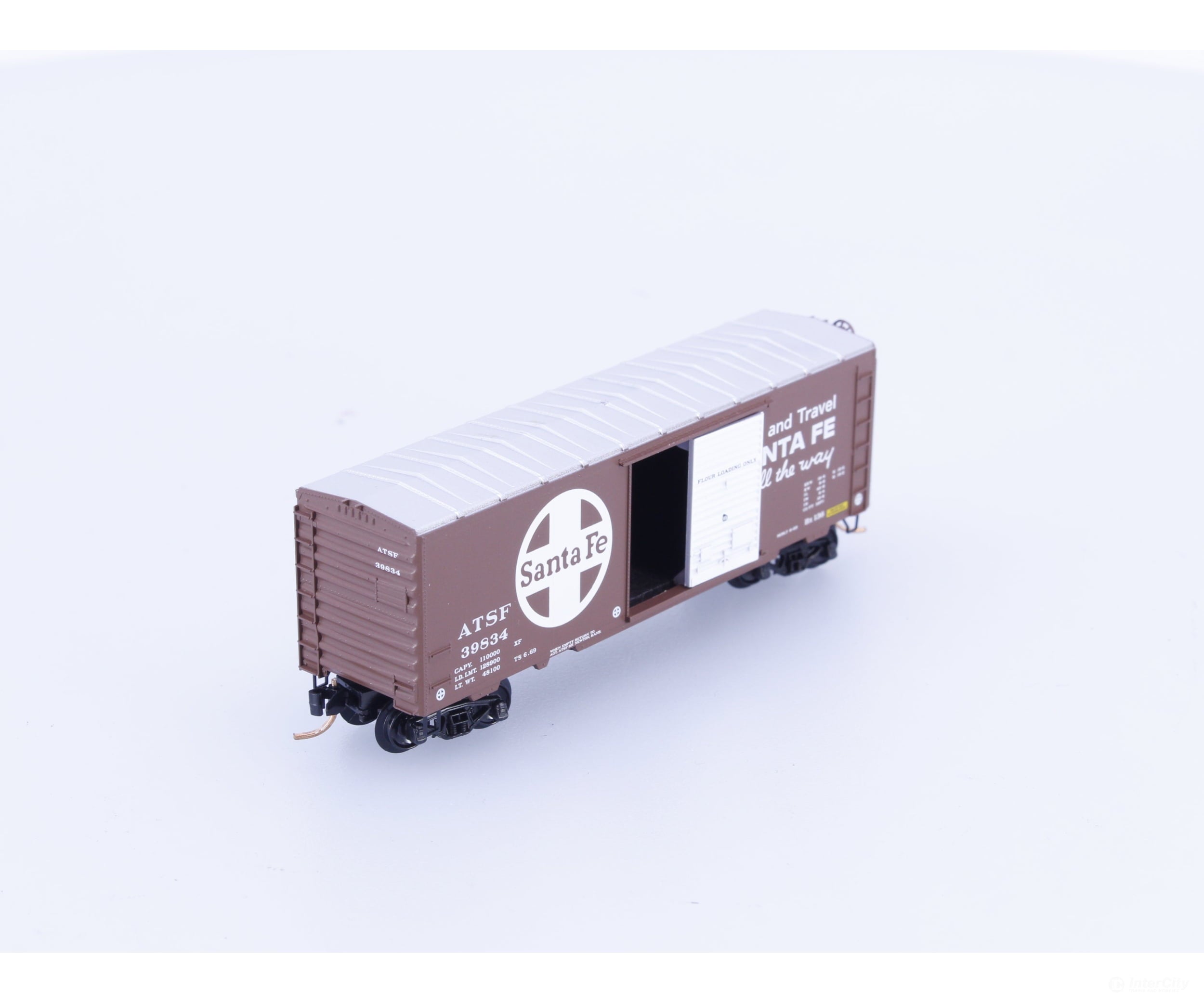 Micro Trains 73040 N 40’ Single Door Box Car Atchison Topeka and Santa Fe (ATSF) 39834 - Freight Cars