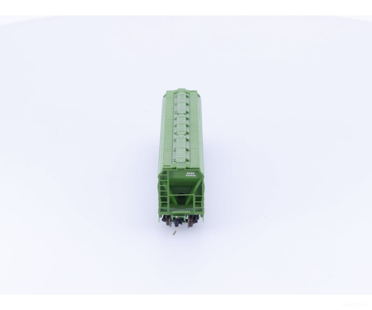 Micro Trains 94110 N 3 Bay ACF Covered Hopper Burlington Northern Santa Fe (BNSF) 422033 - Freight Cars