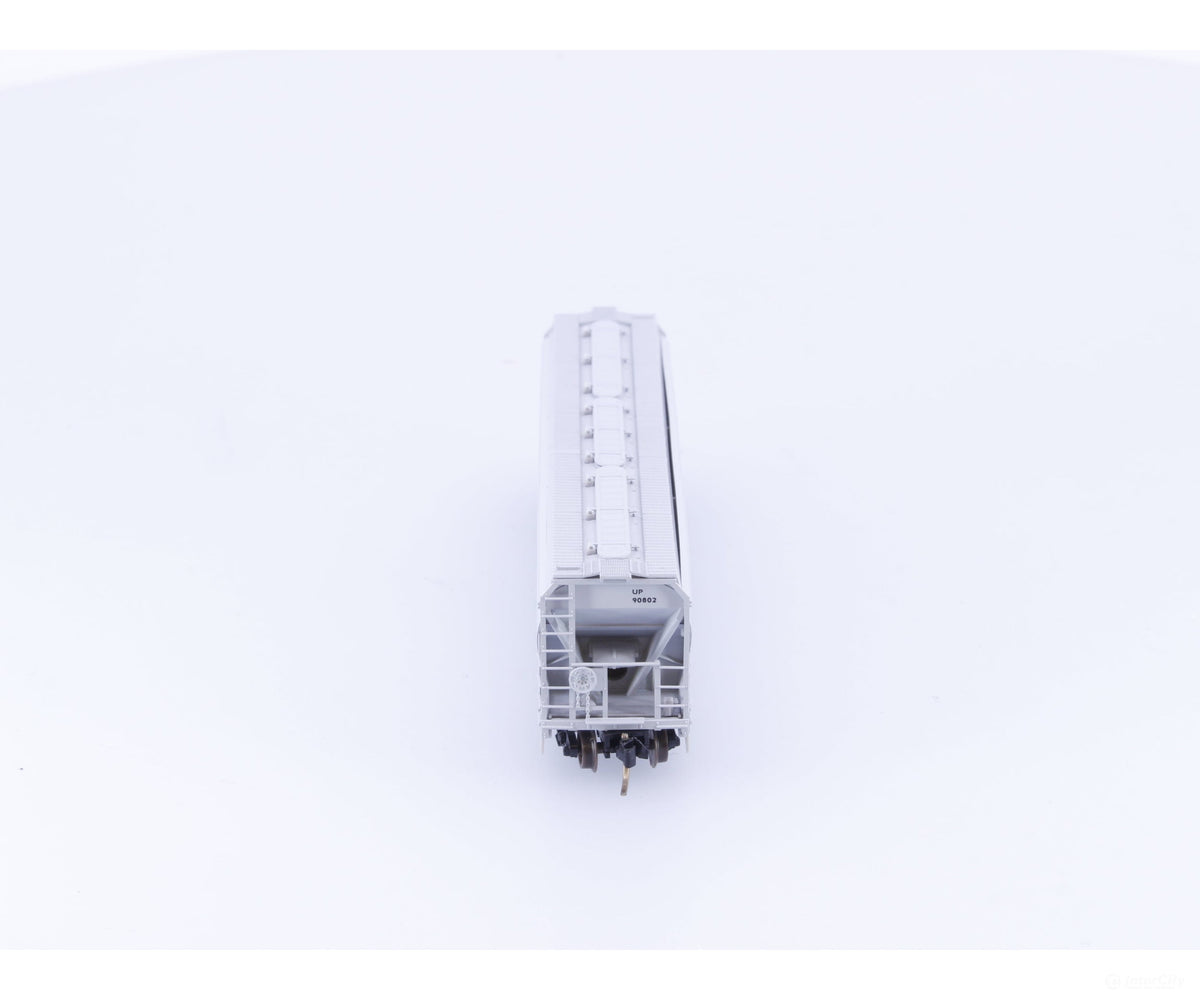 Micro Trains 94120 N 3 Bay Centerflow Covered Hopper Car Union Pacific (UP) 90802 (#1) - Freight Cars