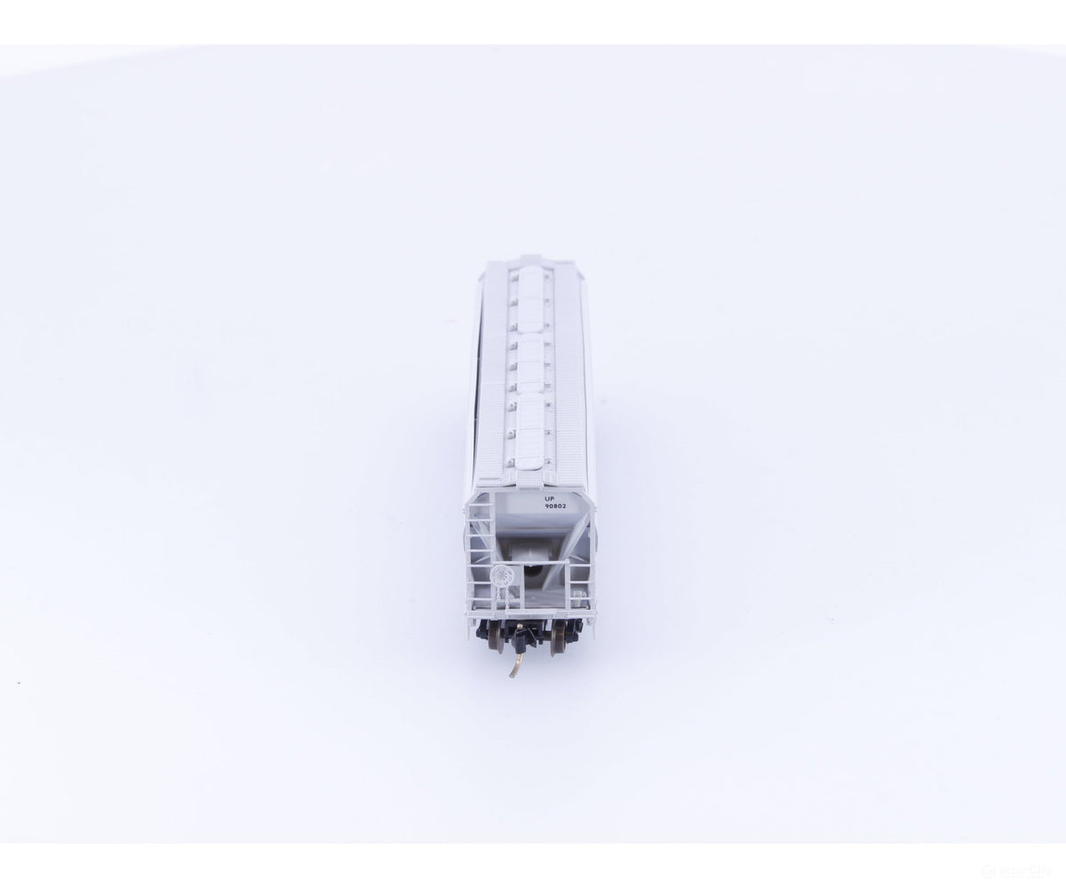 Micro Trains 94120 N 3 Bay Centerflow Covered Hopper Car Union Pacific (UP) 90802 (#2) - Freight Cars