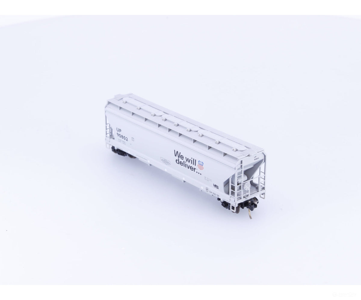 Micro Trains 94120 N 3 Bay Centerflow Covered Hopper Car Union Pacific (UP) 90802 - Freight Cars