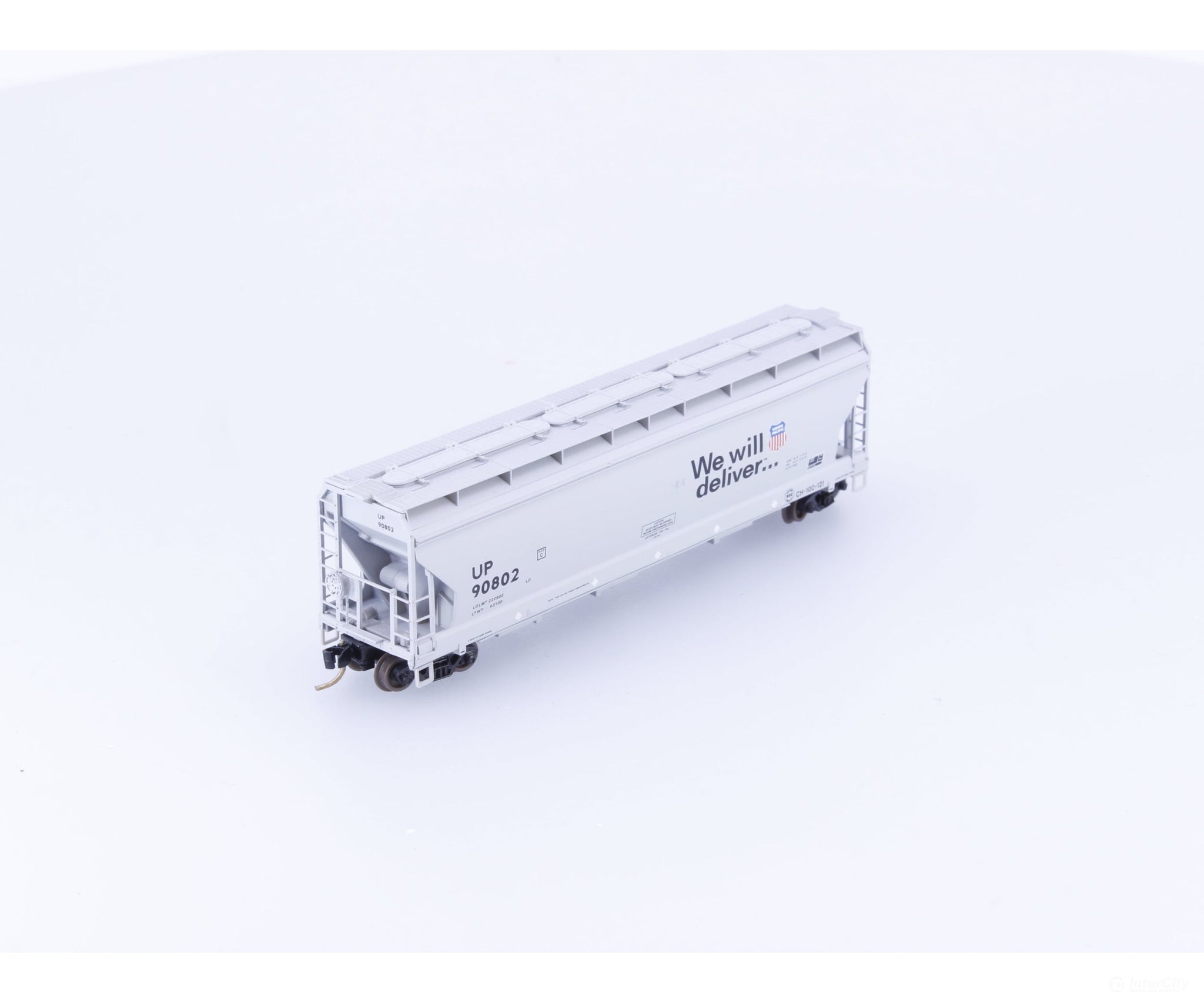 Micro Trains 94120 N 3 Bay Centerflow Covered Hopper Car Union Pacific (UP) 90802 - Freight Cars