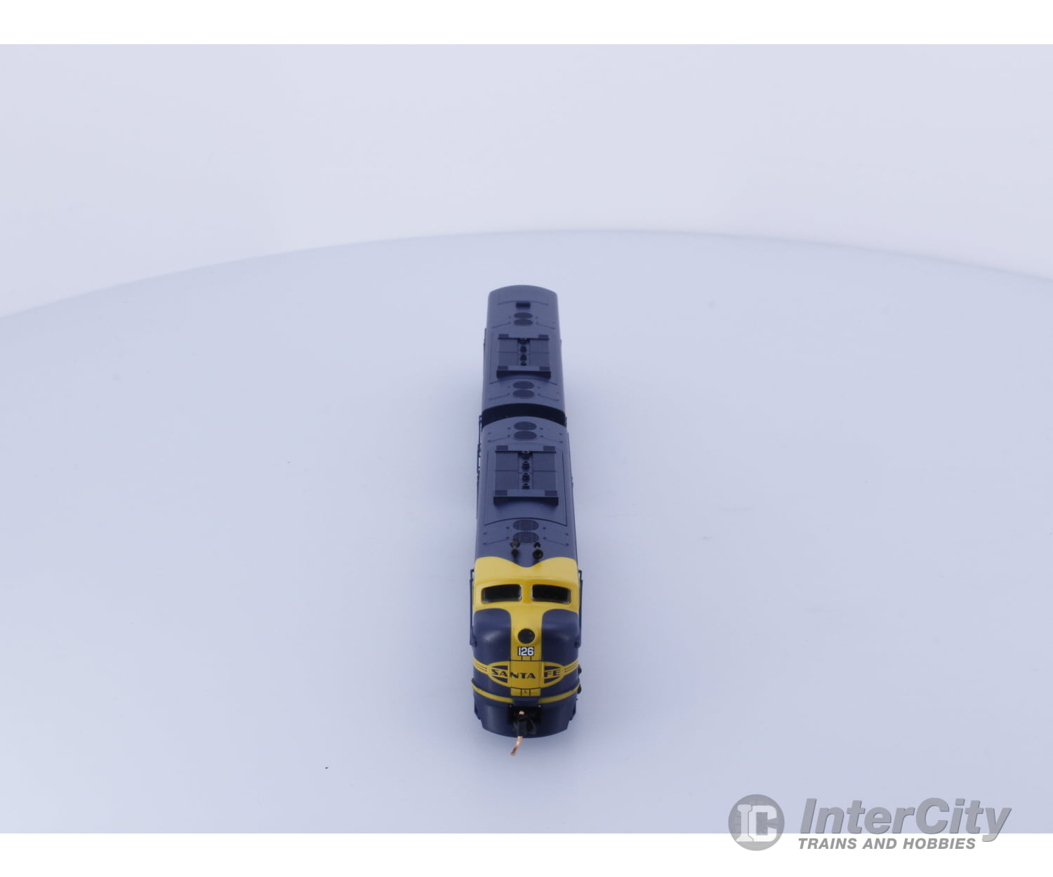 Micro Trains 992 00 011 N Emd Ft A/B Unit Set Santa Fe (Sf) 126 Analog Dc Locomotives