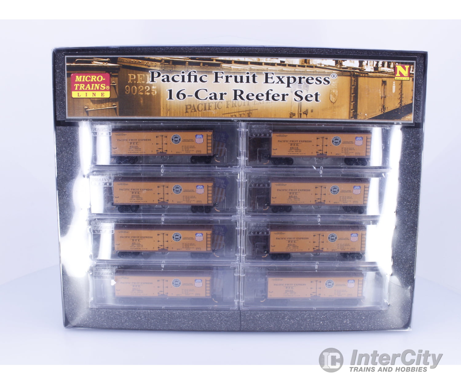 Micro Trains 993 01 710 N 16-Car Pacific Fruit Express Reefer Set Pacific Fruit Express (PFE) Freight Cars
