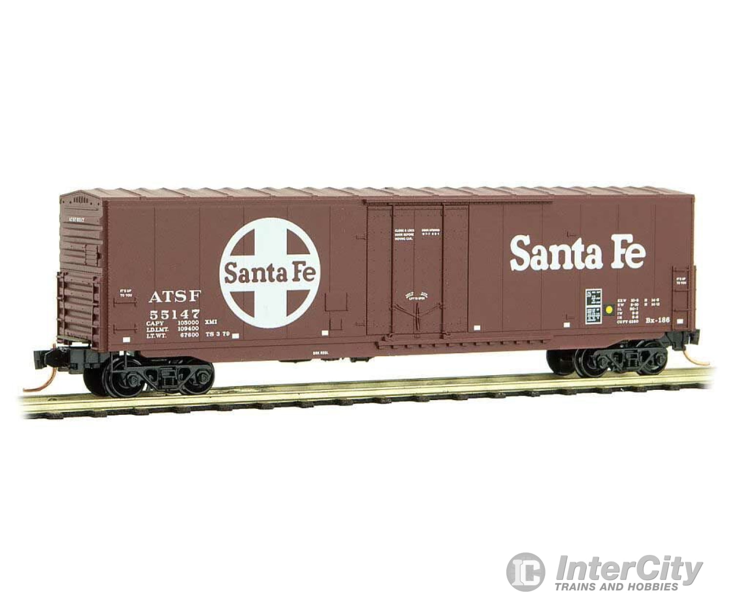 Micro Trains N 18100010 50 Boxcar With 8 Plug Door No Roofwalk Short Ladders - Ready To Run -- Santa