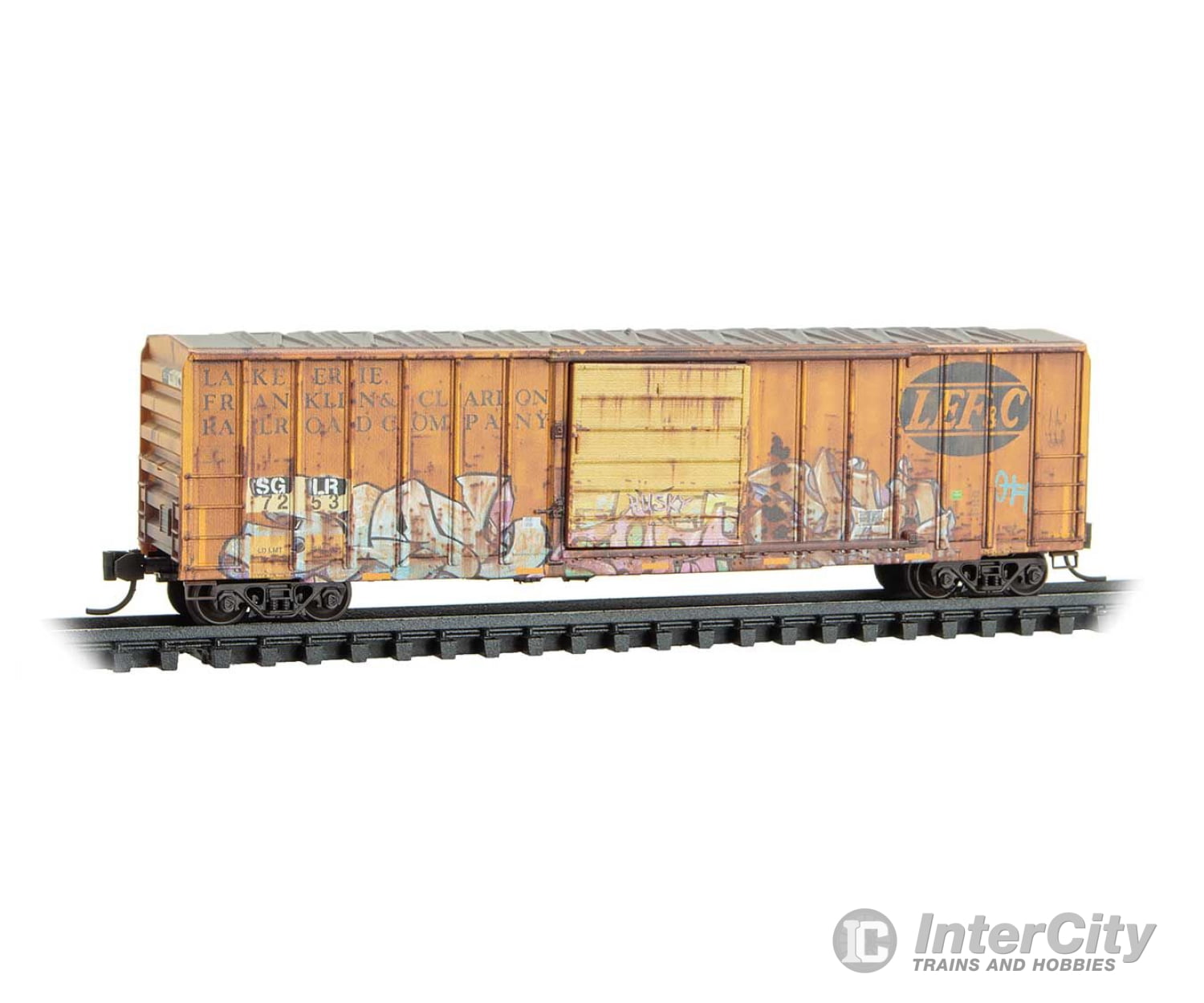 Micro Trains N 2544951 50’ Rib-Side Single-Door Boxcar No Roofwalk - Seminole Gulf Railway #7253