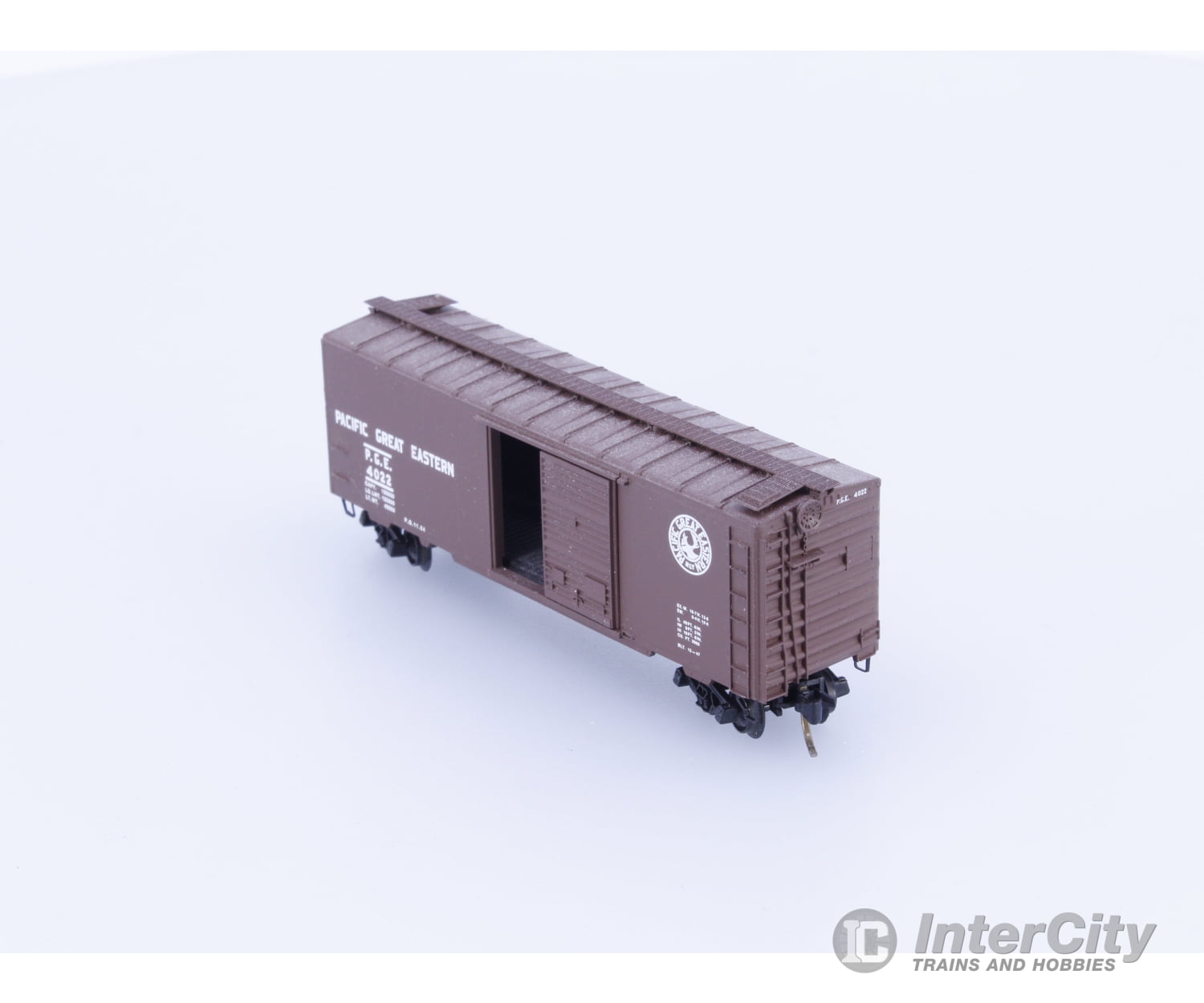 Micro Trains N 40’ Standard Box Car Single Door Pacific Great Eastern (PGE) 4022 Freight Cars