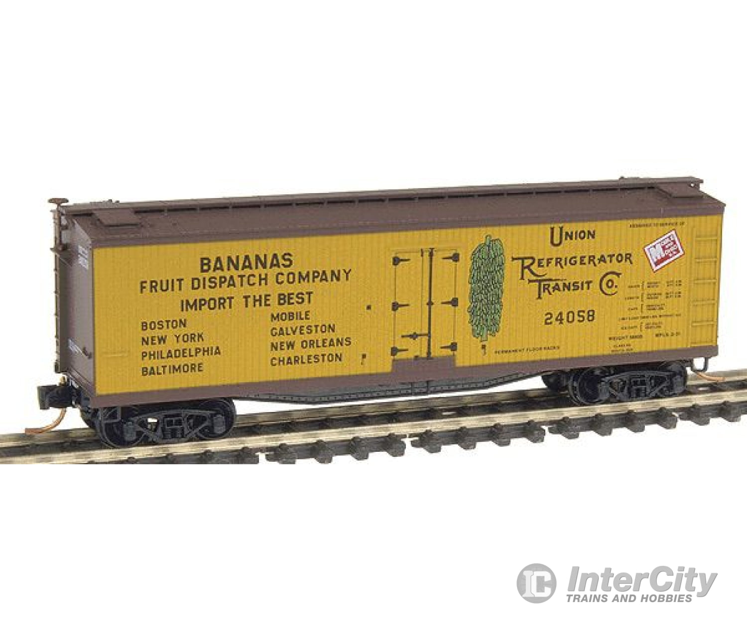 Micro Trains N 4900390 40 Double-Sheathed Wood Reefer W/Vertical Brake Wheel -- Bananas Fruit