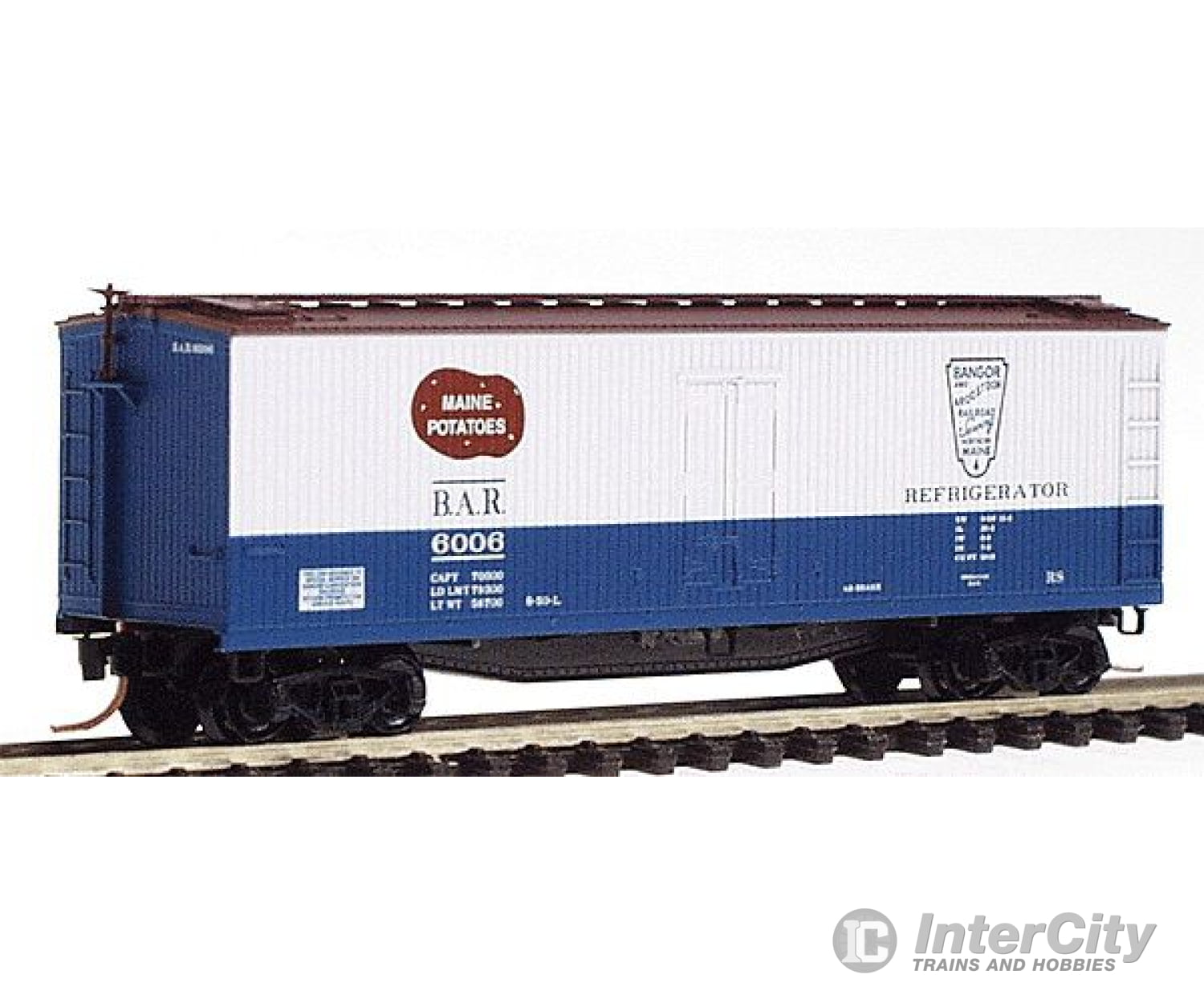 Micro Trains N 49550 40 Wood Reefer W/Vertical Brakewheel -- Bangor & Aroostook #6006 (Boxcar Red