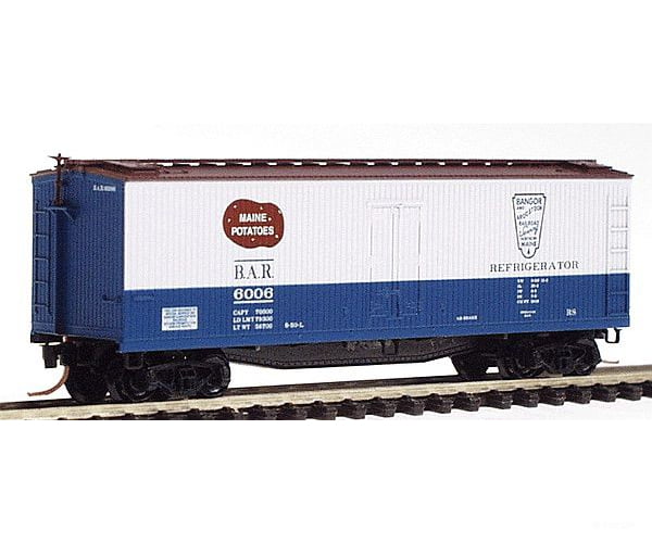 Micro Trains N 49550 40 Wood Reefer W/Vertical Brakewheel -- Bangor & Aroostook #6006 (Boxcar Red