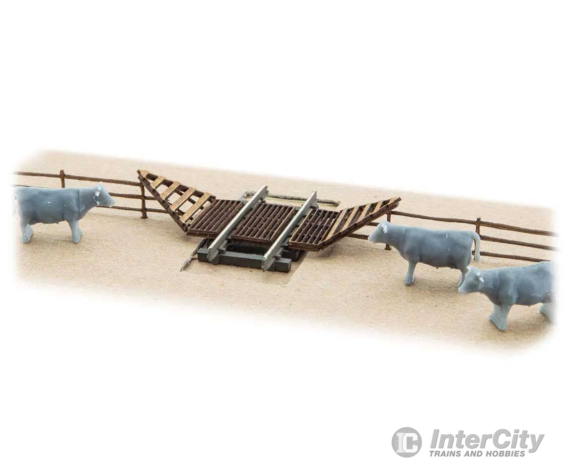 Micro Trains N 49945040 Cattle Guard and Fence - Kit - Guard and 36’’ of Fencing Other Scenery